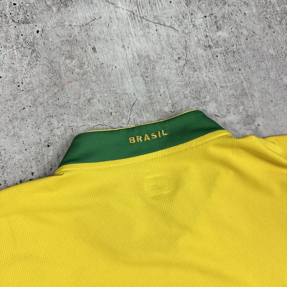 Nike 2006 Nike Brazil National Team Vintage Soccer Jersey Size US XXL / EU 58 / 5 - 16 Thumbnail