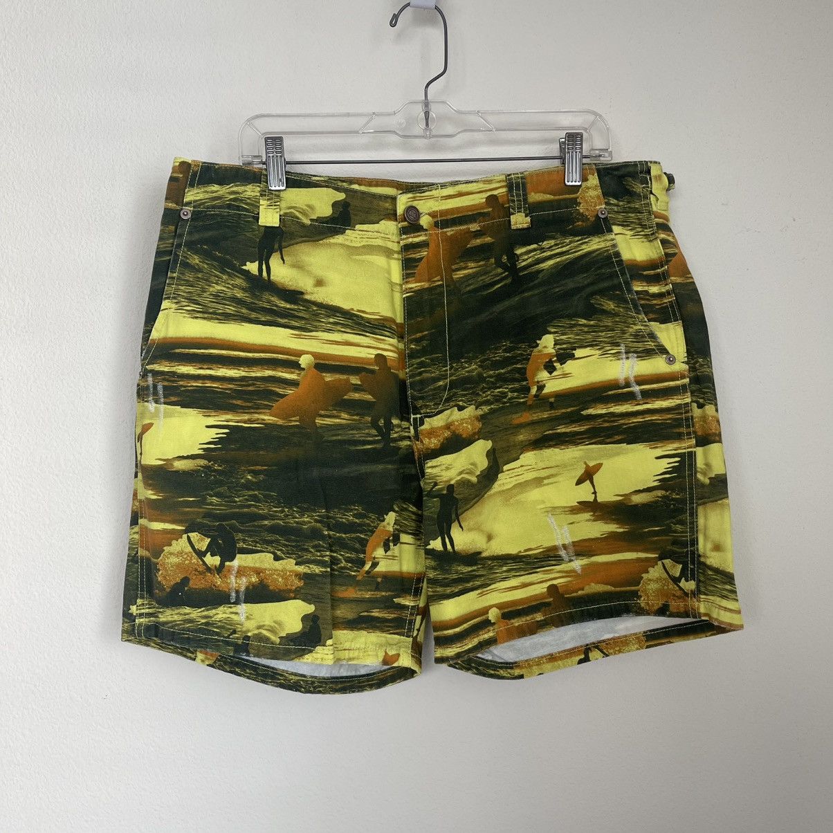 ERL NEW ERL Acid Sunset Waves Surfer Print Shorts Size US 35 - 1 Thumbnail