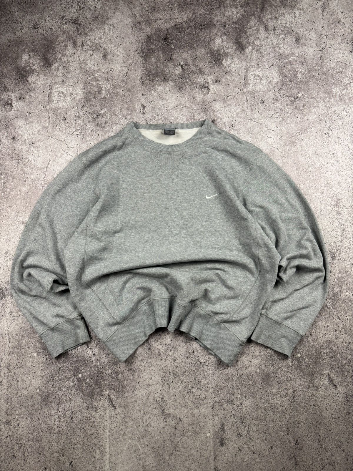 Nike Vintage Nike Grey Distressed Baggy Y2K Sweatshirt Size US L / EU 52-54 / 3 - 2 Thumbnail