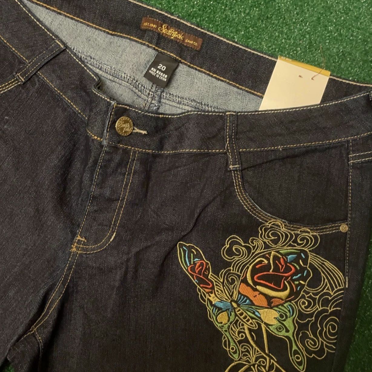 Southpole VINTAGE Southpole Jeans Capri Womens Size 20 Blue Butterfly Baggy Hip Hop Grunge Y2K Capris Size 42" / US 20 - 3 Thumbnail