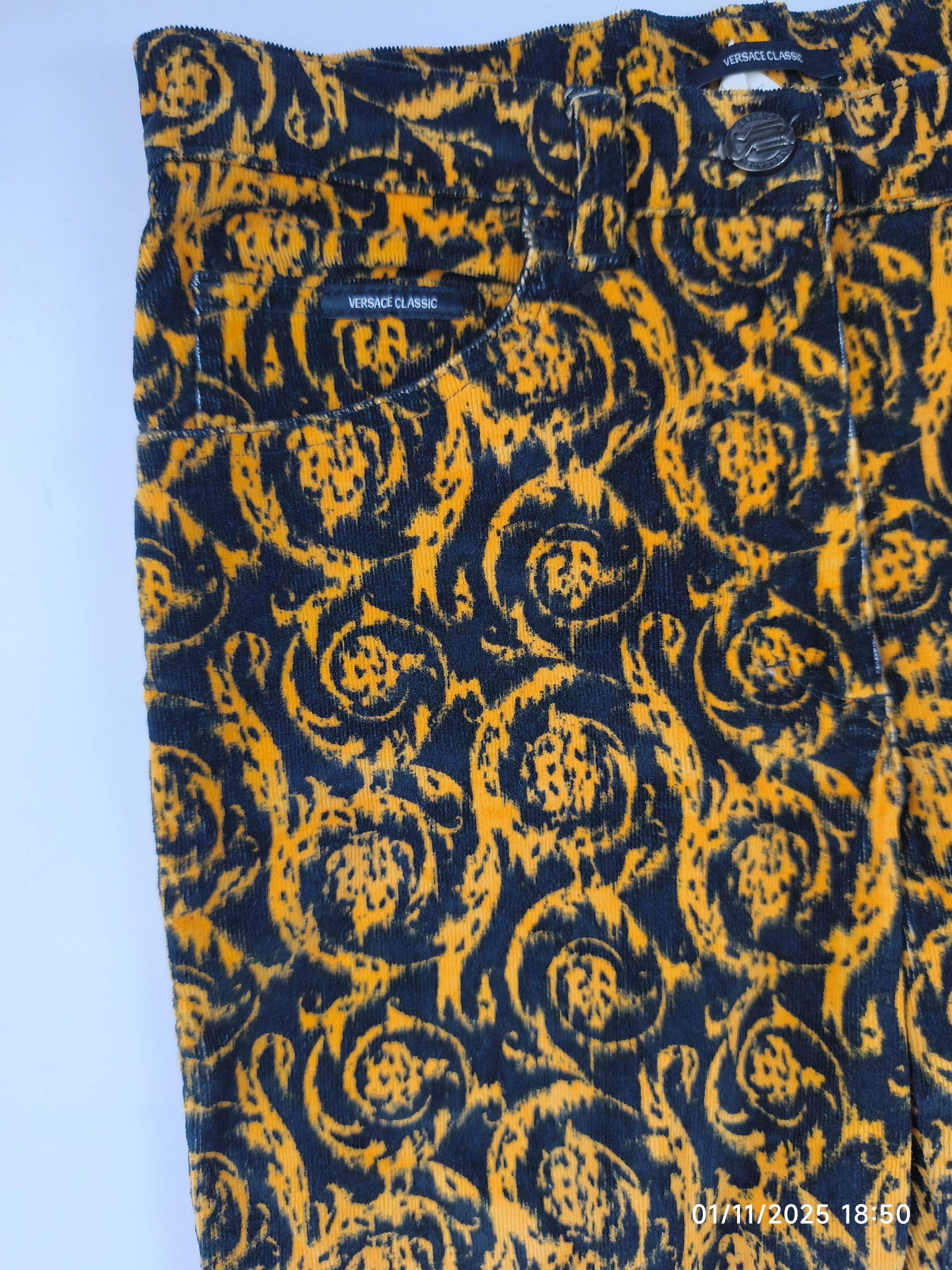 Versace Versace classic baroque pattern corduroy pants Size 28" / US 6 / IT 42 - 4 Thumbnail