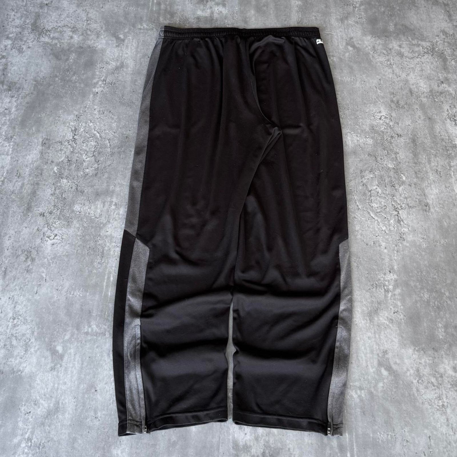 Fila × Japanese Brand × Vintage Vintage Y2K Baggy FILA Grunge Opium Technical Sweatpants Size US 38 / EU 54 - 2 Thumbnail