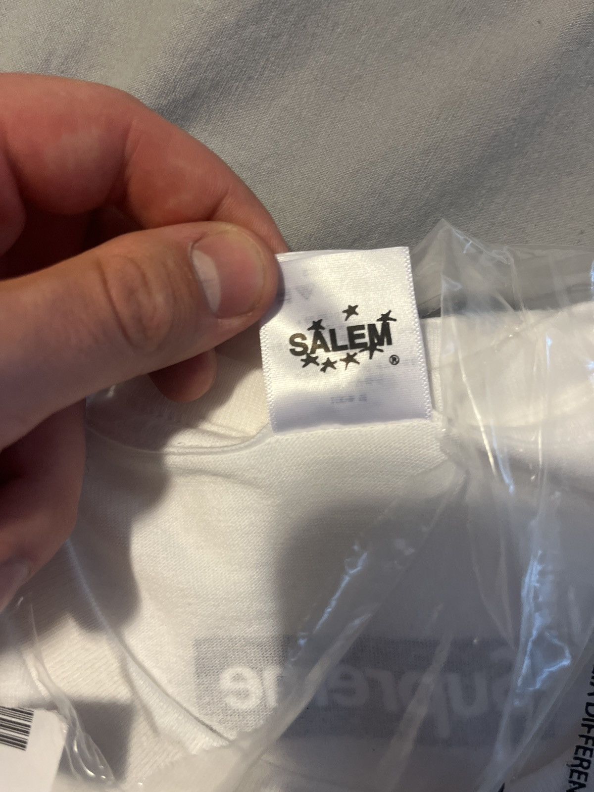 Supreme Supreme Salem White Tee Size US L / EU 52-54 / 3 - 3 Thumbnail