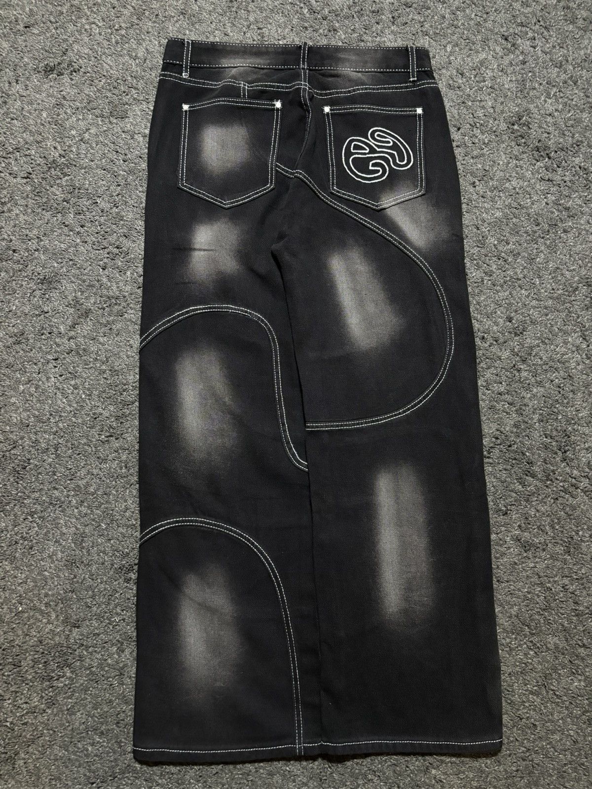 Jean × Vintage Vintage very rare abstract art black white baggy jeans denim Size US 33 - 1 Thumbnail