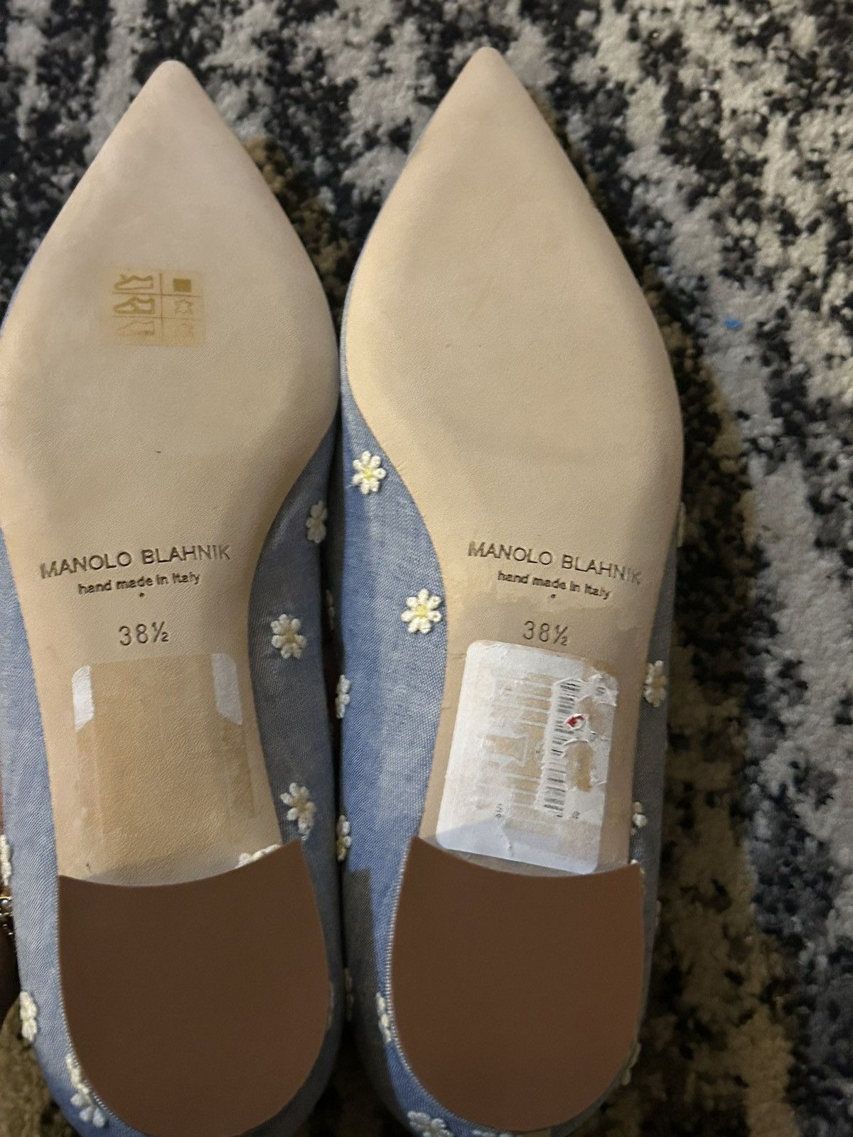 Manolo Blahnik Manolo Blahnik White Campari Embroidered Chambray Mary Jane Size US 8.5 / IT 38.5 - 6 Thumbnail
