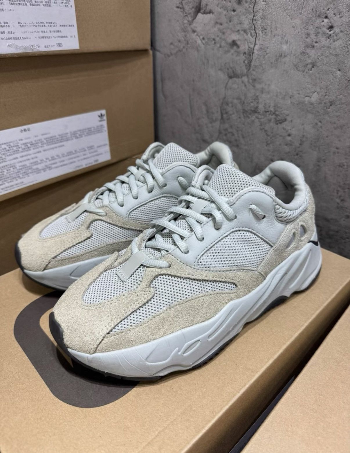 Adidas adidas Yeezy 700 Salt, EG7487 K37 Size US 8 / IT 38 - 2 Thumbnail