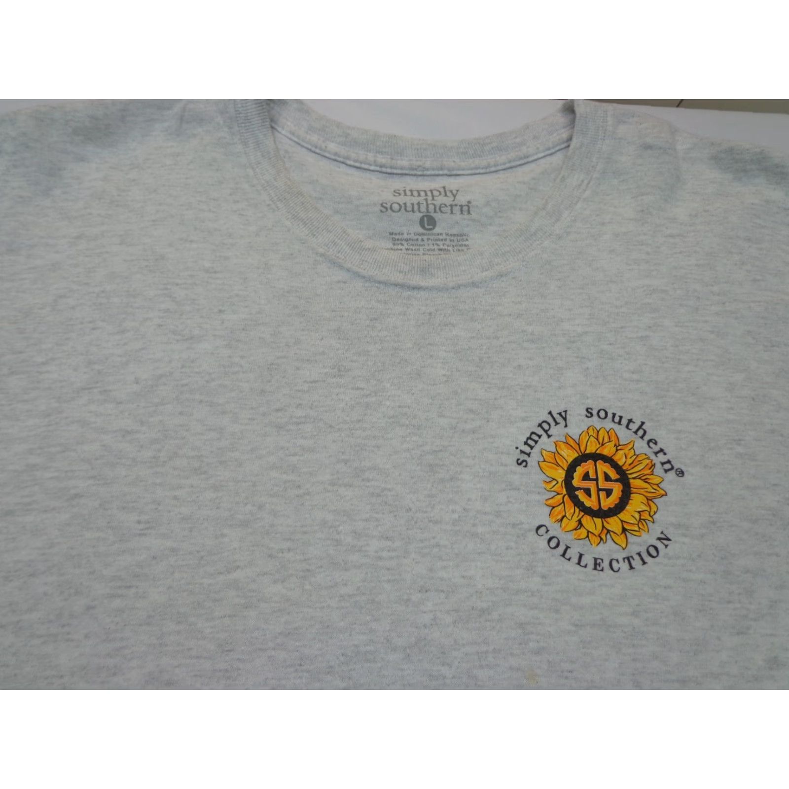Essentials Simply Southern Kindness Is Essential Short Sleeve Tee XL Gray Womens T-Shirt Flower Fall Spring Summer Size 40" / US 18 - 2 Thumbnail