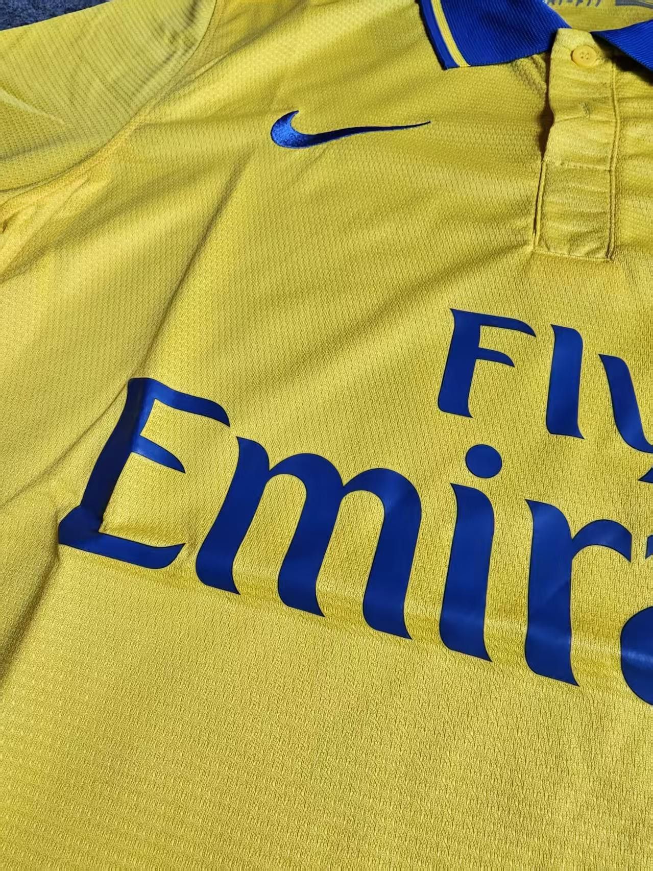 Other 2013 14 Arsenal Jersey Yellow Size US M / EU 48-50 / 2 - 4 Thumbnail