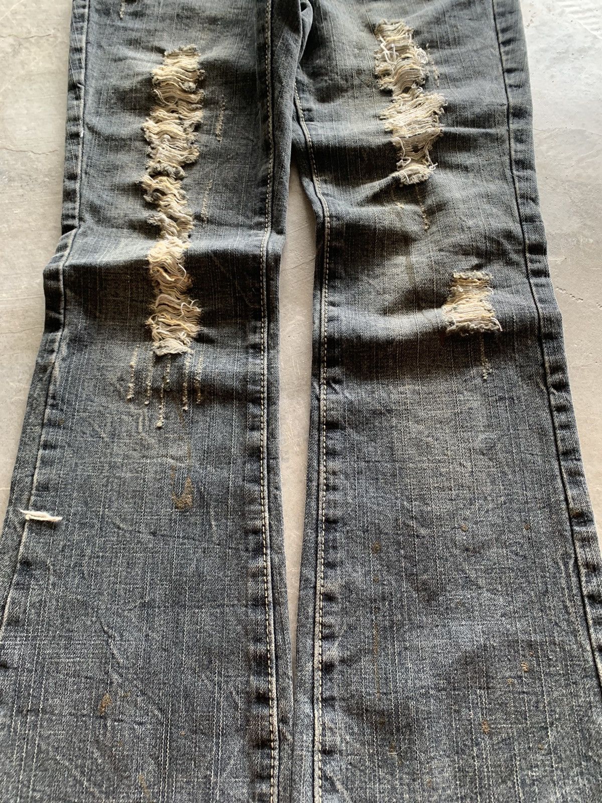 20471120 × Designer × Japanese Brand flare i6w9 lgb inspired jeans distressed japanese style Size 30" / US 8 / IT 44 - 8 Thumbnail