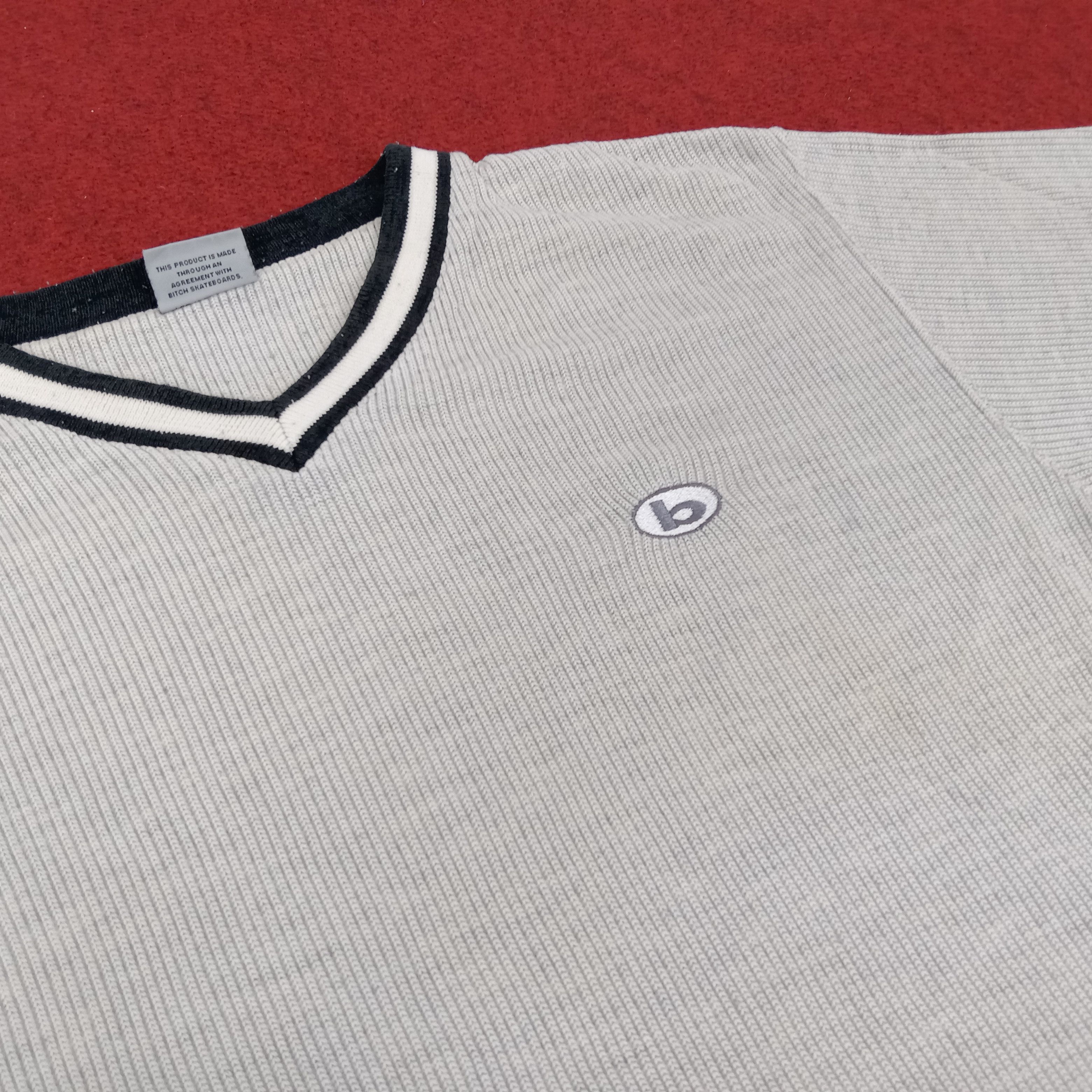 Vintage Bitch Skateboards Small Logo Streetwear Style Tshirt Size US M / EU 48-50 / 2 - 2 Thumbnail