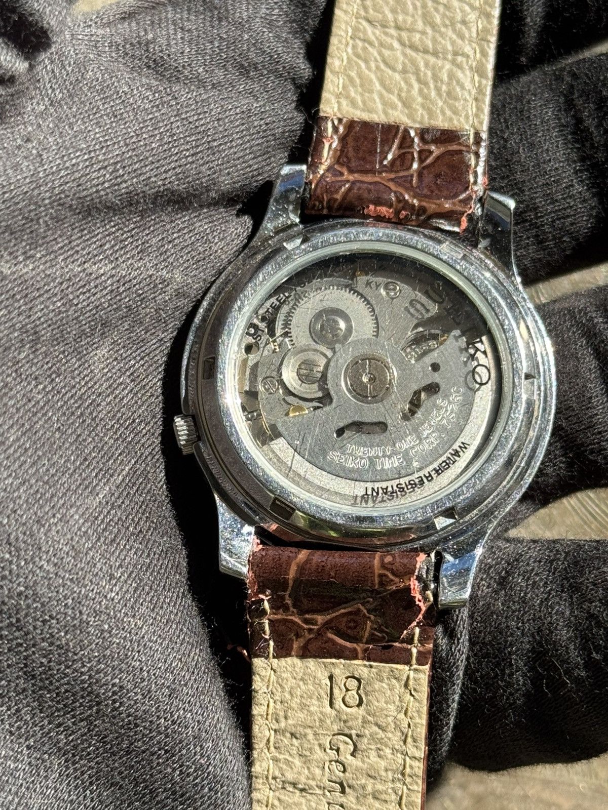 Seiko Seiko 5 Japan Made Automatic 21 Jewels SNKE01J1 Size 36 - 11 Thumbnail