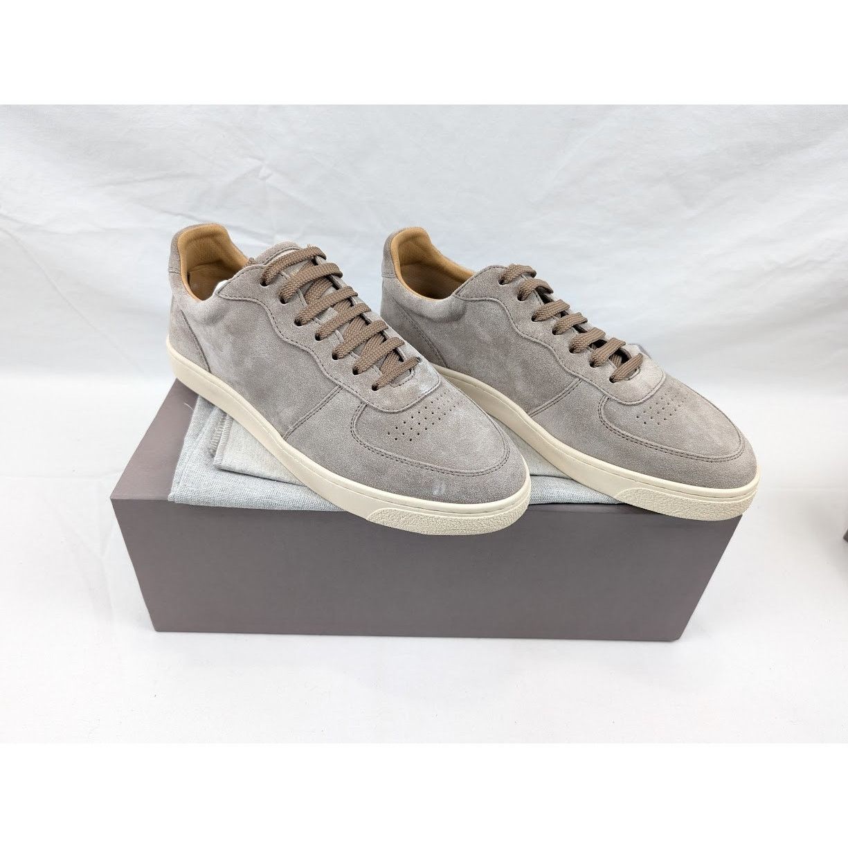 Brunello Cucinelli o1rshd1 Suede Low-Top Sneakers in Beige Size US 8 / EU 41 - 16 Thumbnail