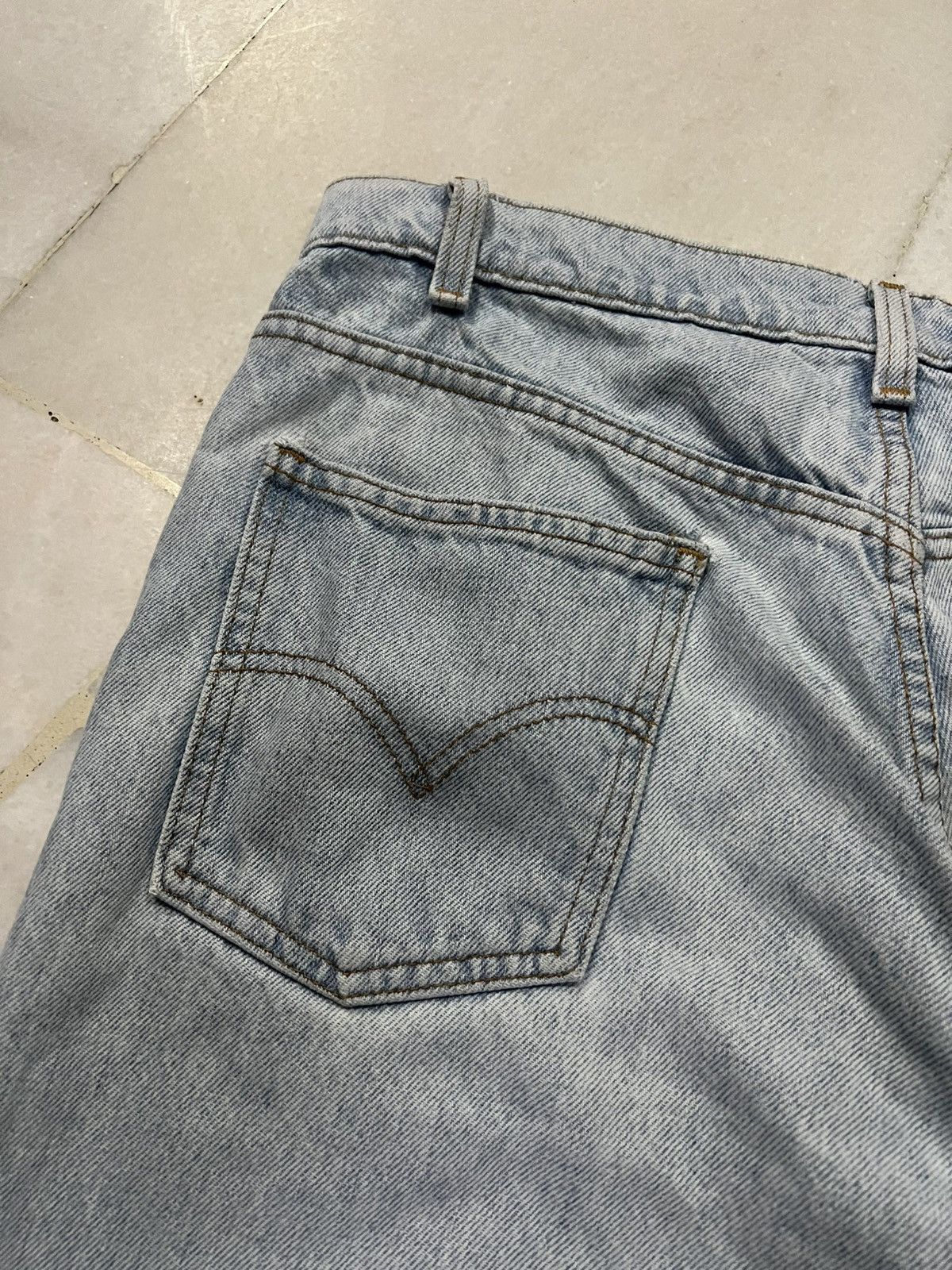 Levi's × Levi's Vintage Clothing VINTAGE 90’s LEVIS 550 ORANGE TAG LIGHT WASH JEANS Size US 30 / EU 46 - 7 Thumbnail