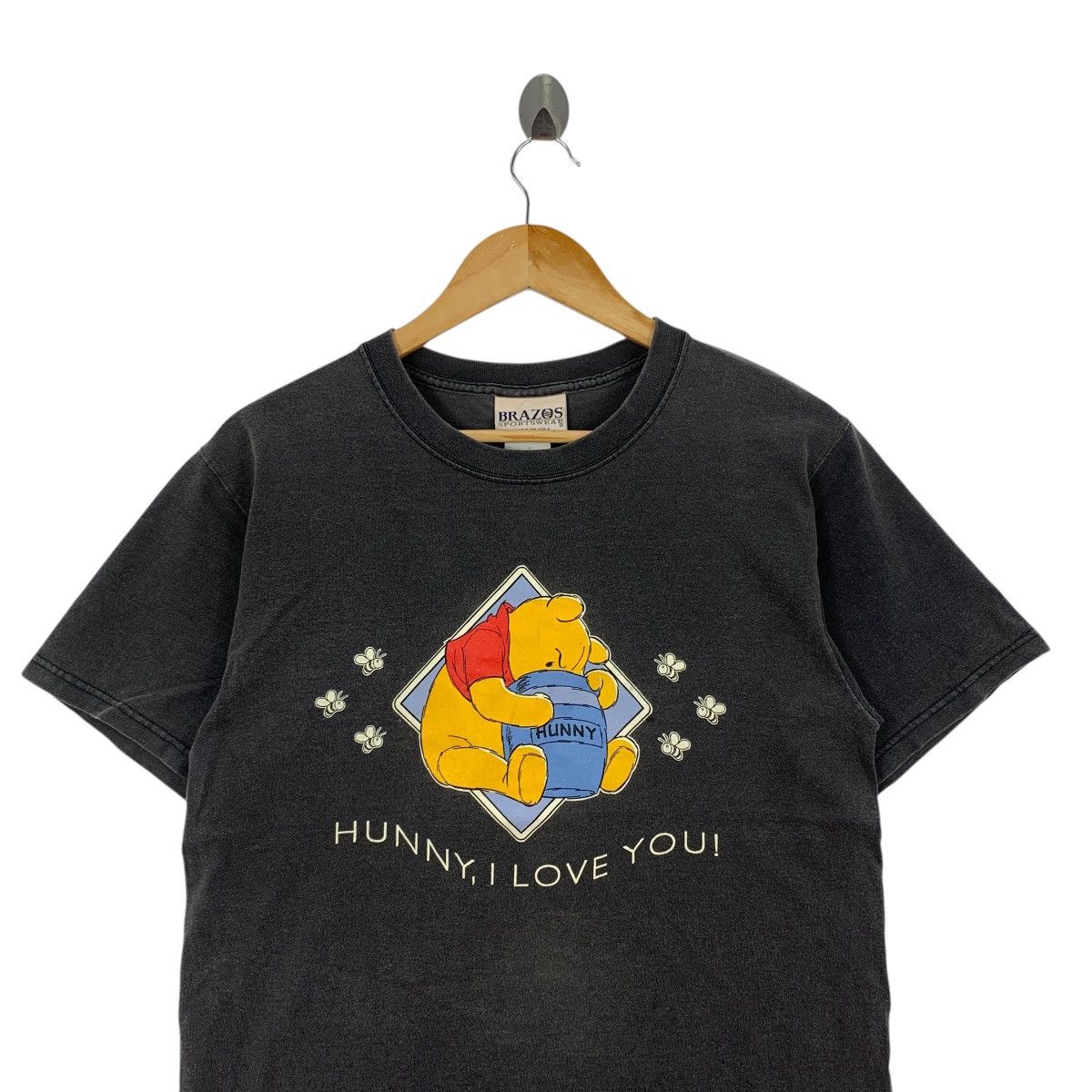 WINNIE Vintage WINNIE THE POOH Hunny Brazos Sportswear Usa Tshirt Size US M / EU 48-50 / 2 - 2 Thumbnail