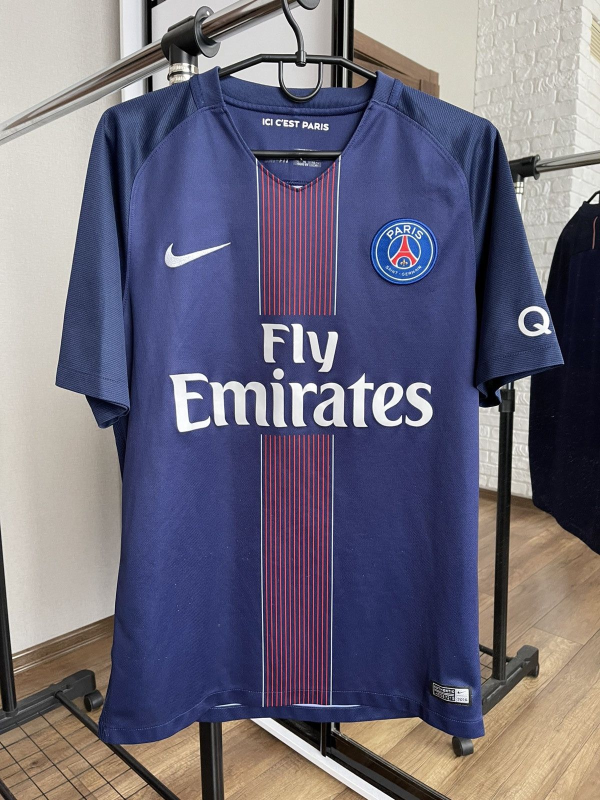 Nike 2016/2017 Nike Paris Saint Germain PSG Soccer Jersey T-Shirt Size US M / EU 48-50 / 2 - 3 Thumbnail