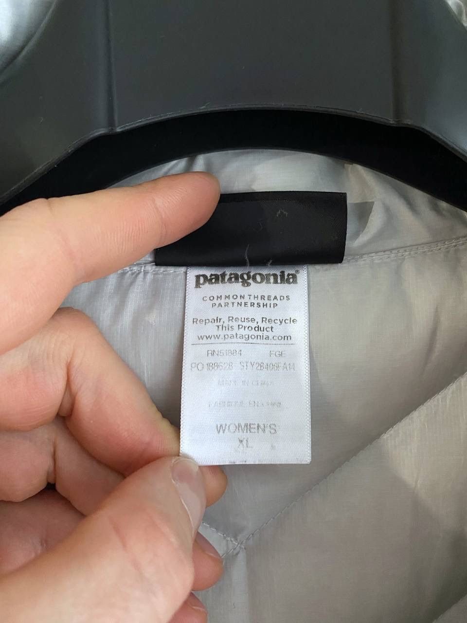 Patagonia Patagonia Down Women's Gray Puffer Jacket, Size XL Size XL / US 12-14 / IT 48-50 - 17 Thumbnail