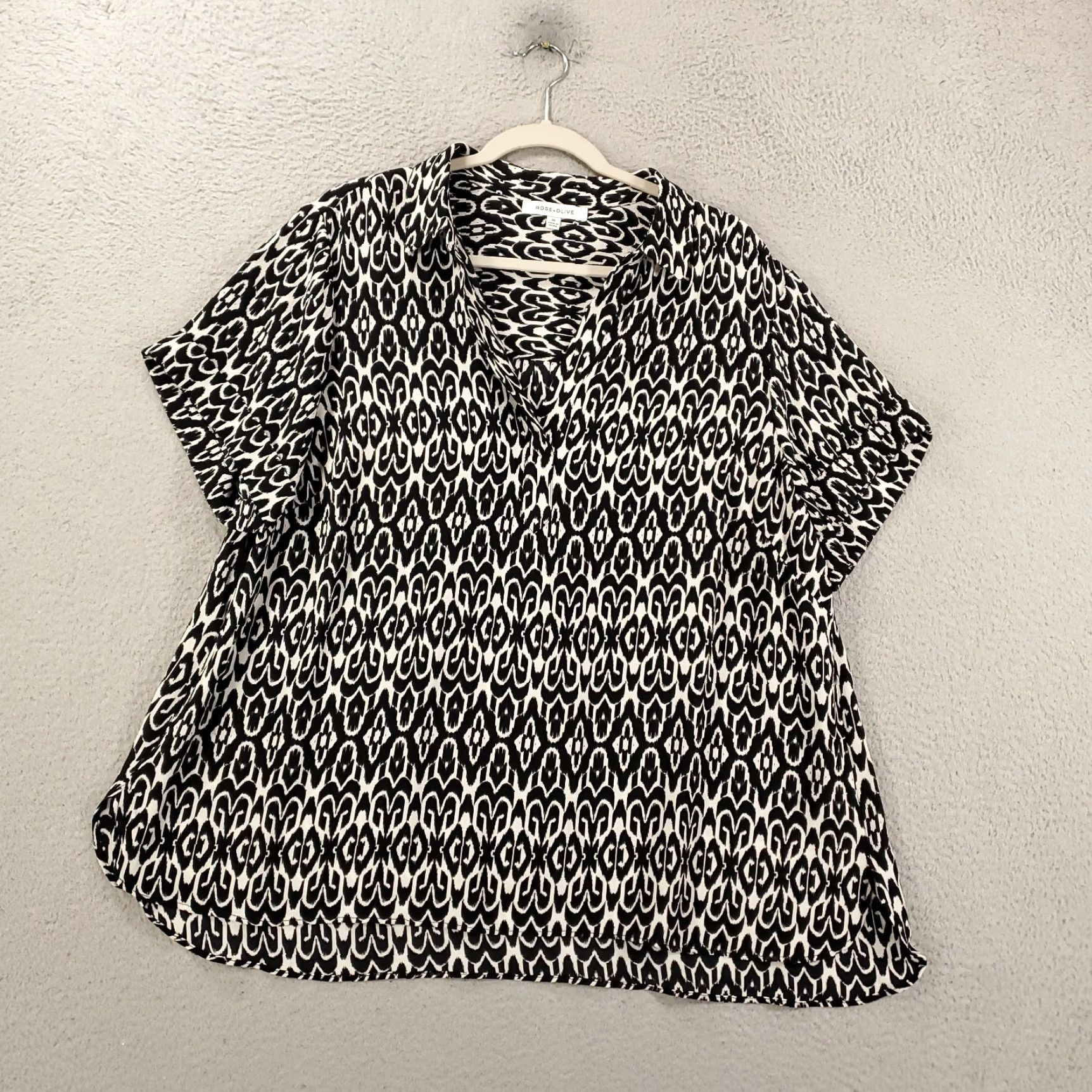Vintage Rose And Olive Blouse Women 1X Black White Geometric Collared V Neck Top Size XL / US 12-14 / IT 48-50 - 2 Thumbnail