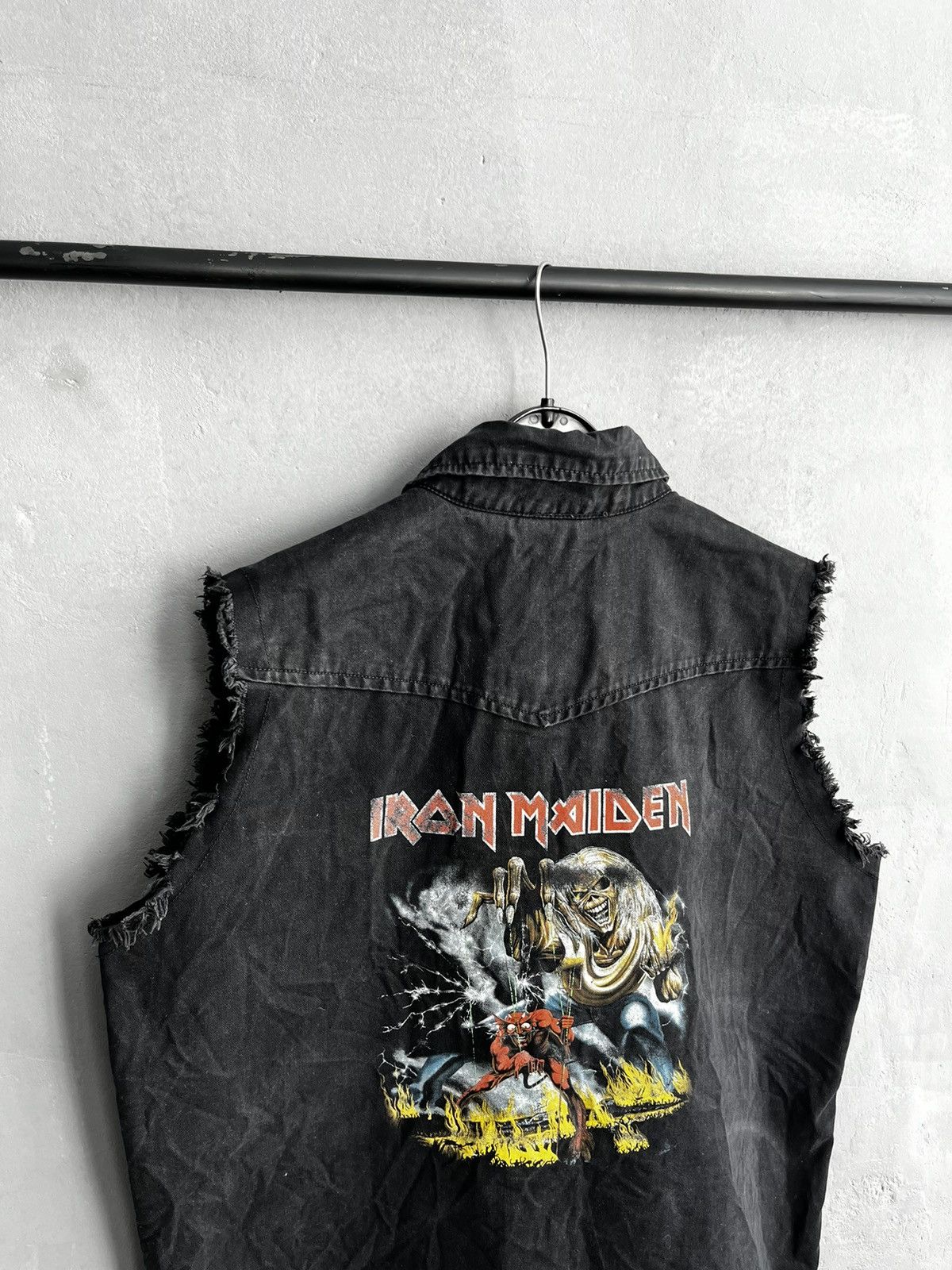 Band Tees × Iron Maiden Iron Maiden vintage vest size M Size US M / EU 48-50 / 2 - 7 Thumbnail