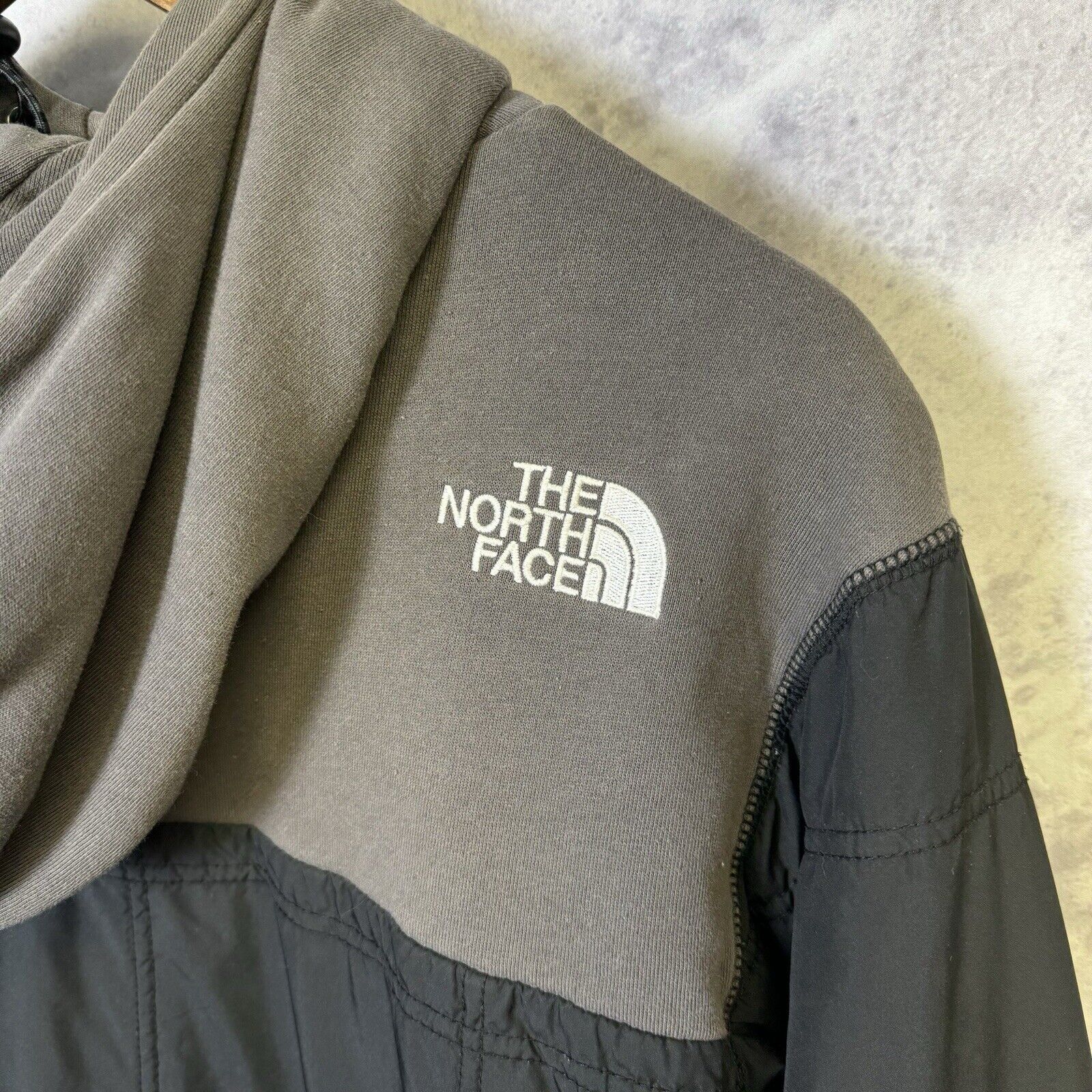 The North Face The North Face Reversible Jacket Hooded Mens Small Black/Gra Size US S / EU 44-46 / 1 - 6 Thumbnail