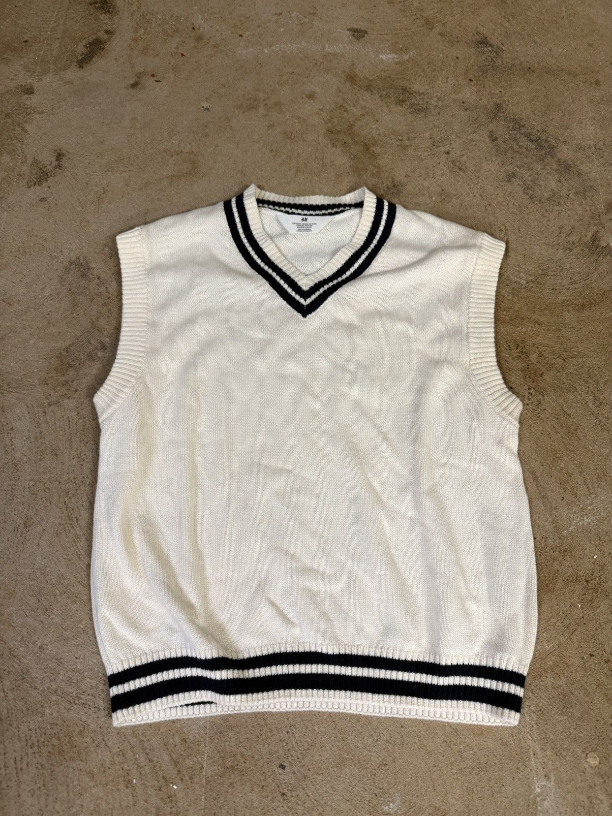 Other Cream and Navy Sweater Vest Size US XS / EU 42 / 0 - 1 Thumbnail