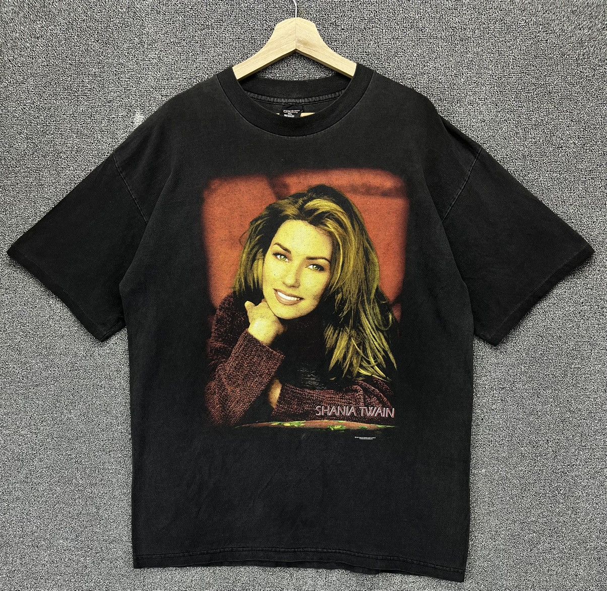 Band Tees × Vintage Vintage 90s Shania Twain Punk Rock Band Tees T Shirts Size US XL / EU 56 / 4 - 1 Thumbnail