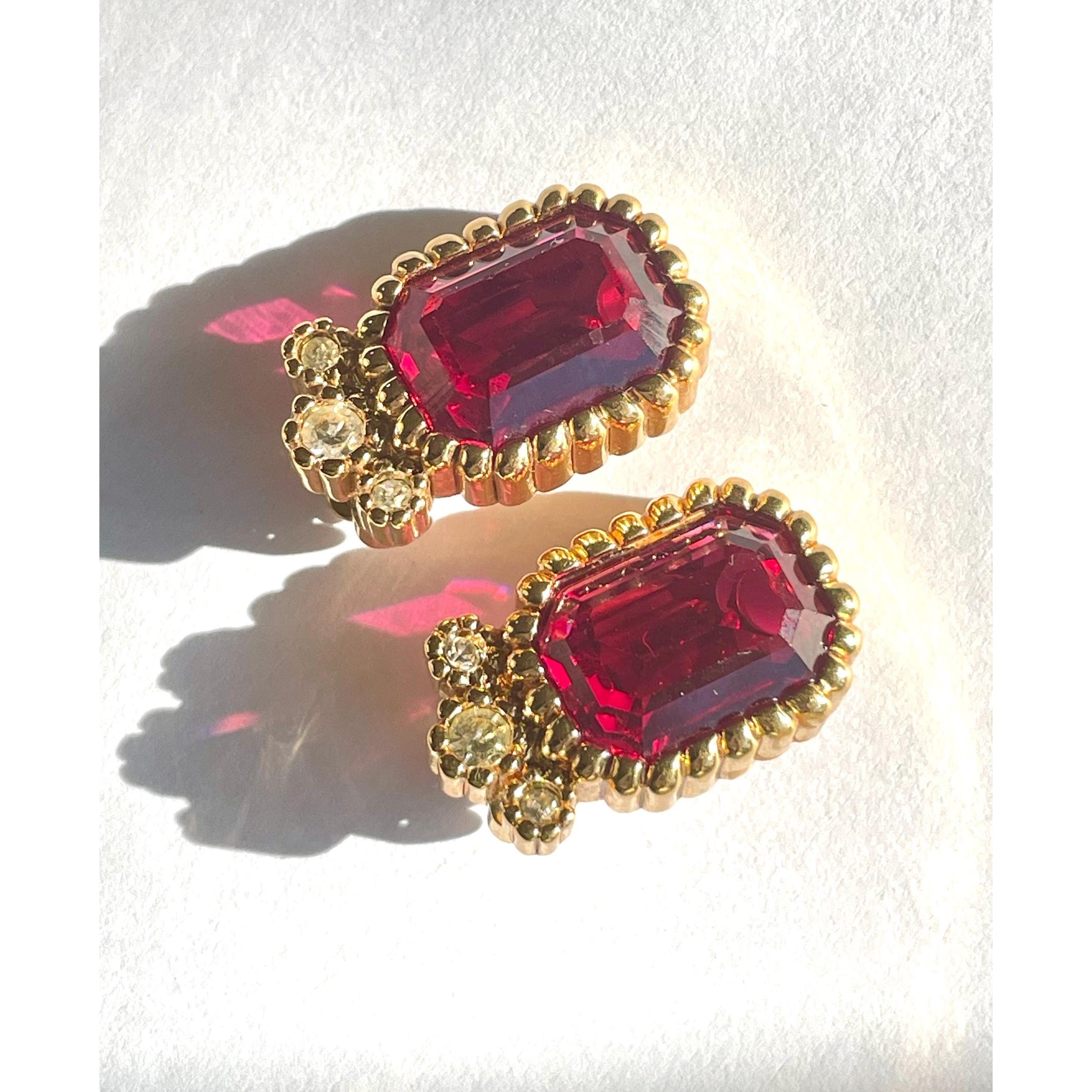 Nina Ricci Vintage Nina Ricci pink gripoix glass earrings Size ONE SIZE - 7 Thumbnail