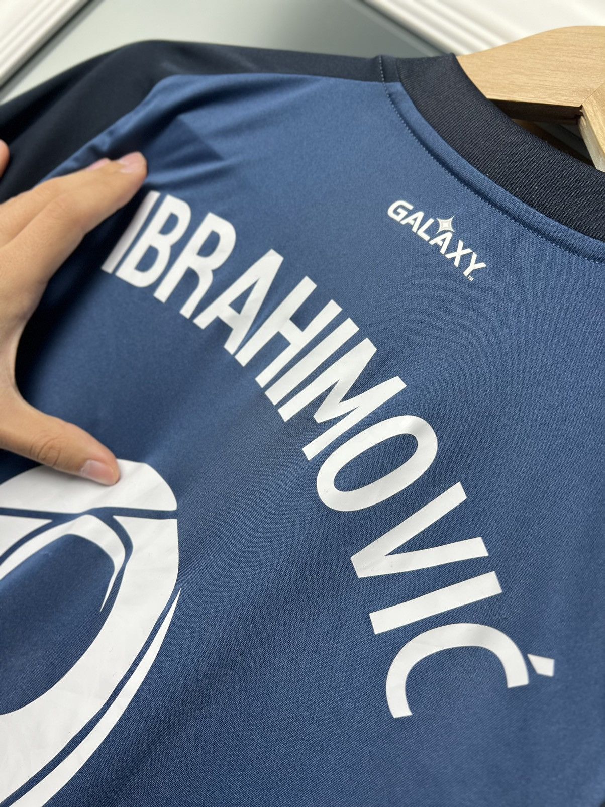 Adidas Adidas LA Galaxy M 2018 Away Shirt Herbalife Sponsor MLS Size US M / EU 48-50 / 2 - 24 Thumbnail