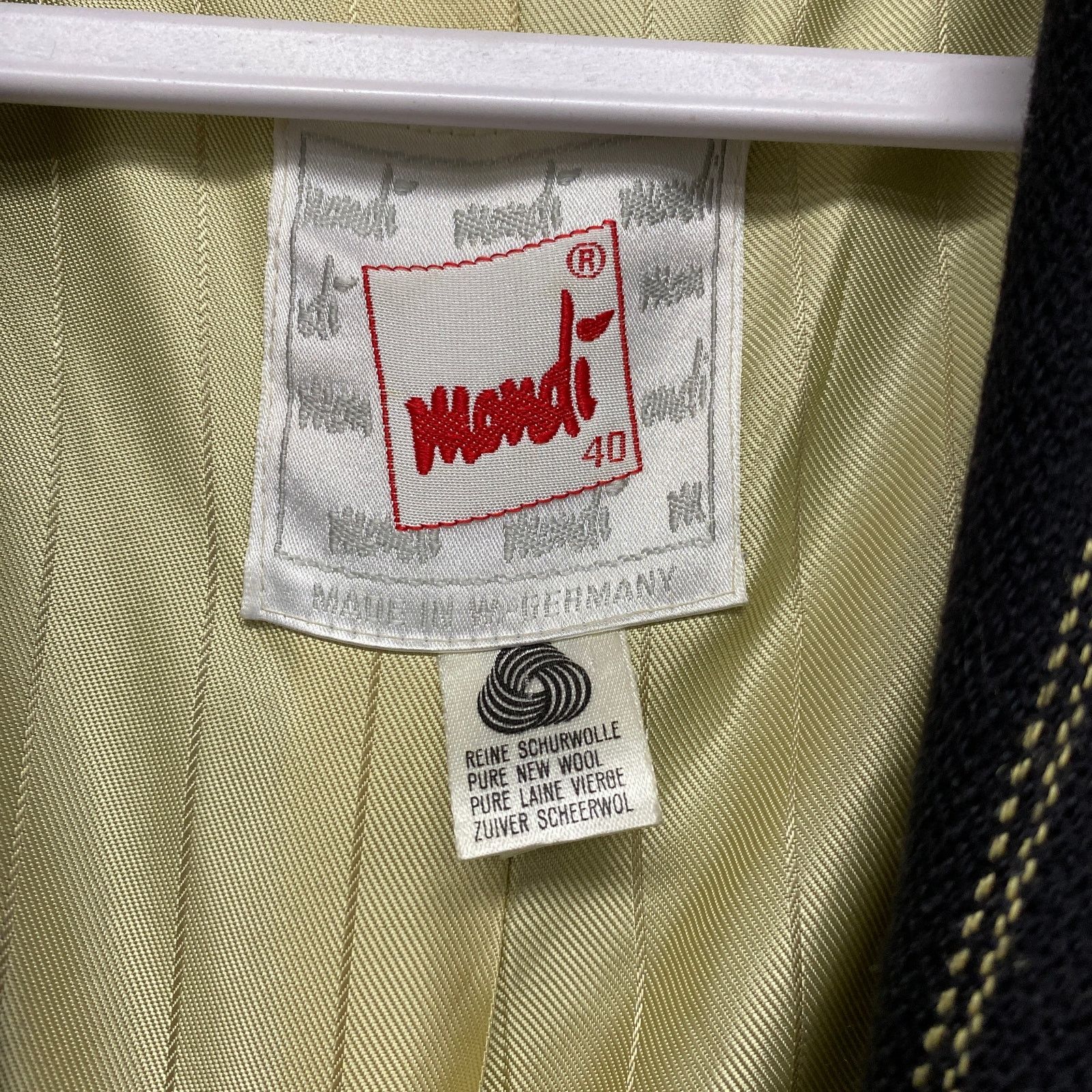 Vintage Vintage Mondi Oversized Pinstripe Double Breasted Blazer Size S / US 4 / IT 40 - 4 Thumbnail