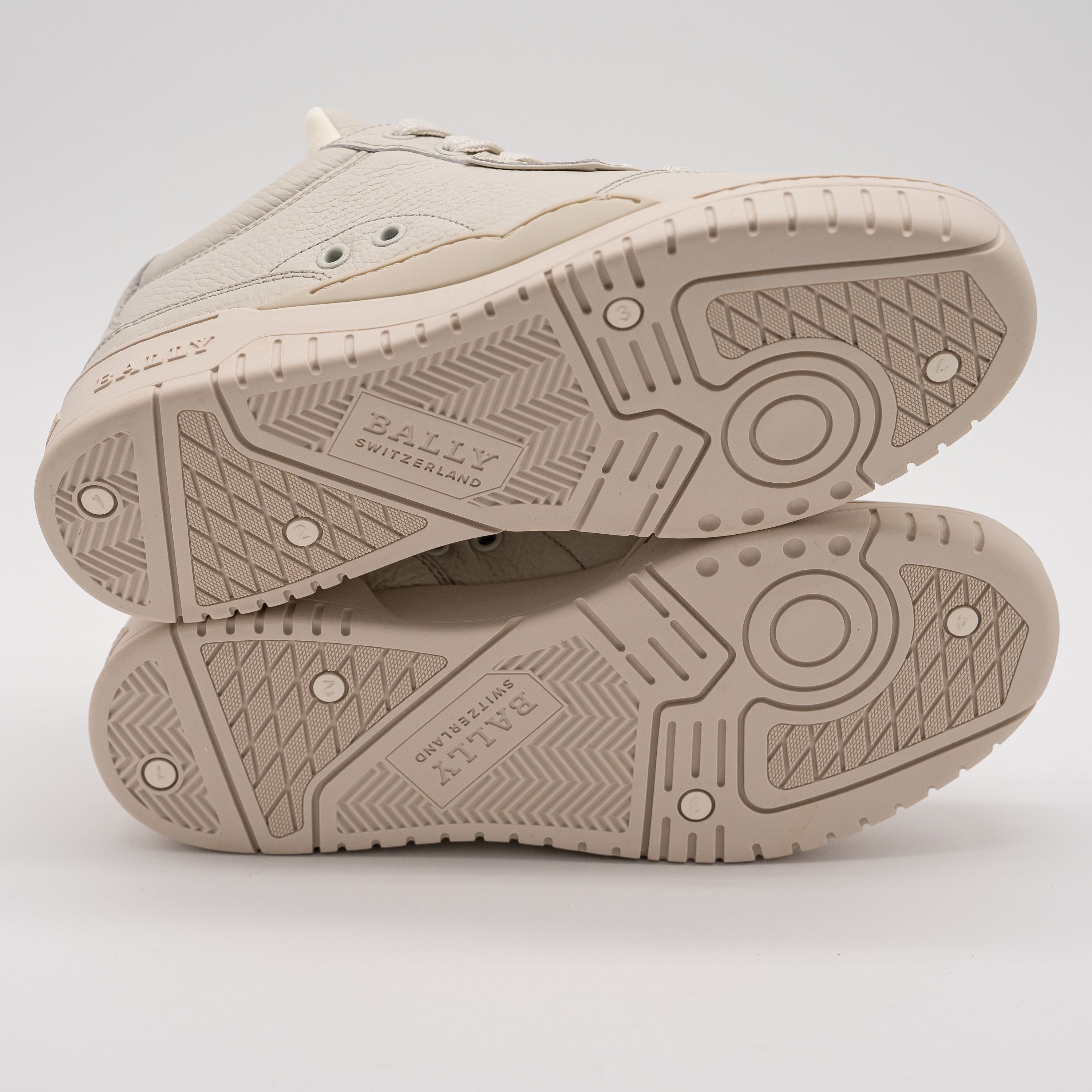 Bally 9.5 Bally Kiro Dusty White Leather Sneakers Beige Size US 9.5 / IT 39.5 - 6 Thumbnail