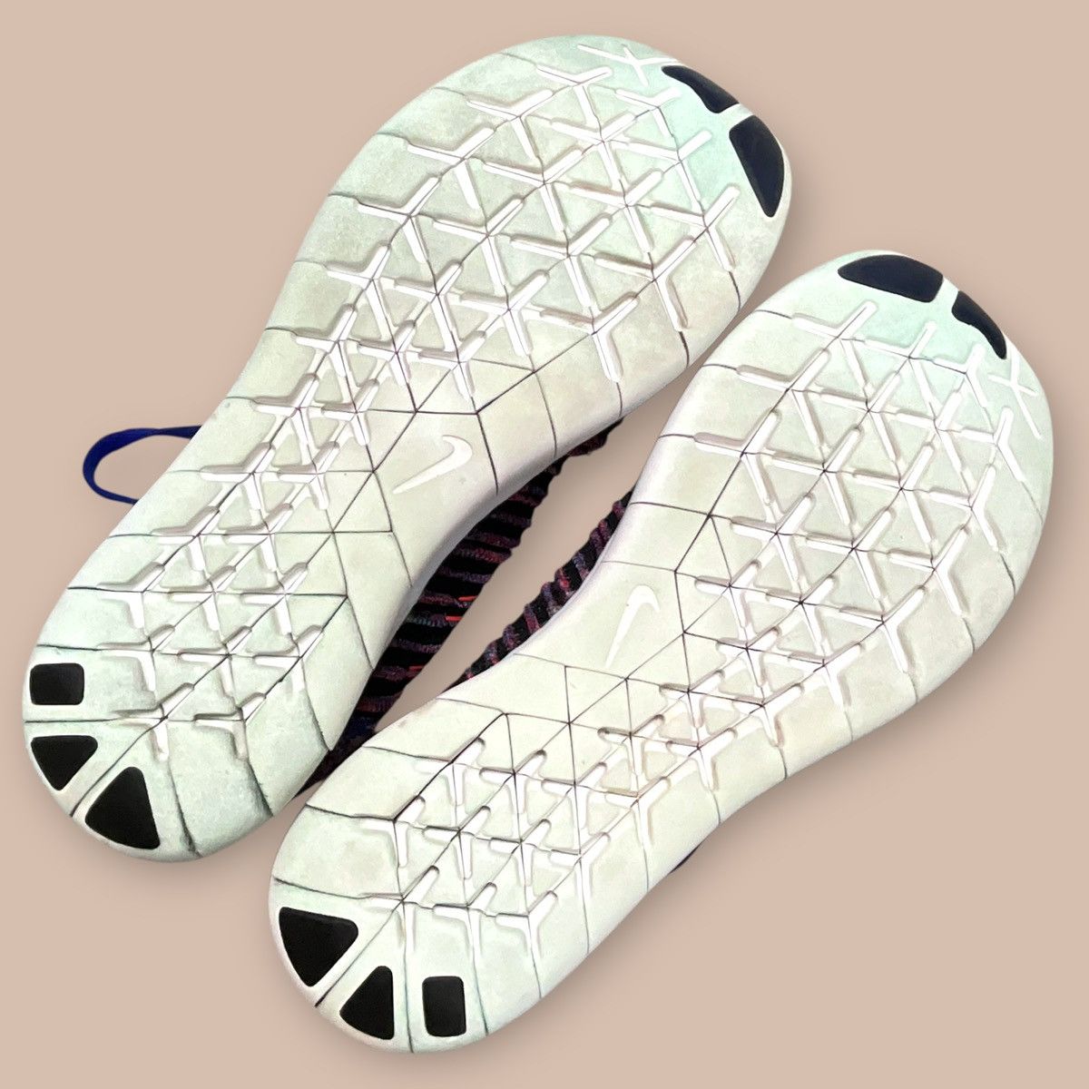 Nike Nike Free RN Flyknit "Concord Bright Crimson" Size US 9 / EU 42 - 17 Thumbnail