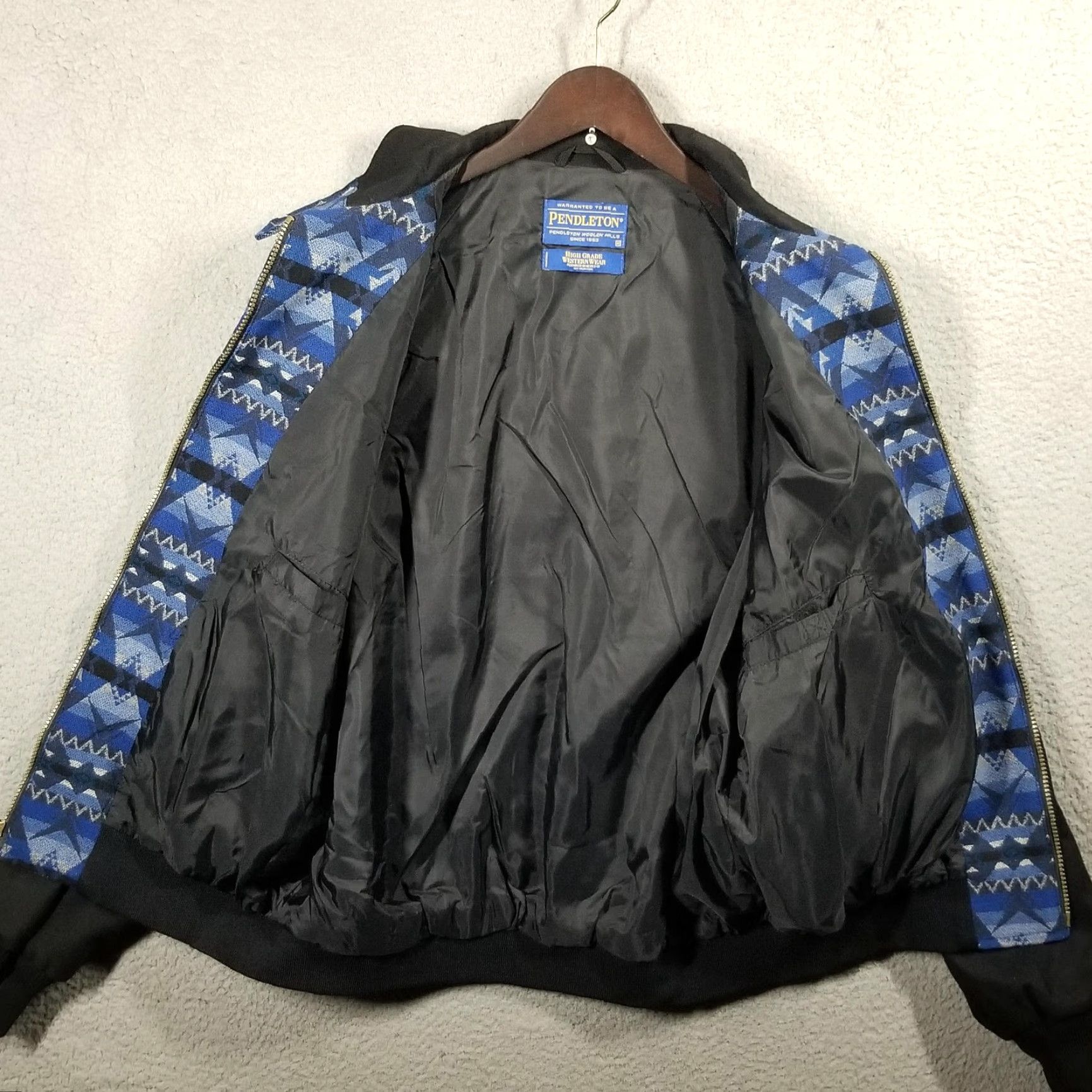 Pendleton VINTAGE Pendleton Jacket Western Wear Aztec / Native Geometric Blue XL Mens Size US XXL / EU 58 / 5 - 3 Thumbnail