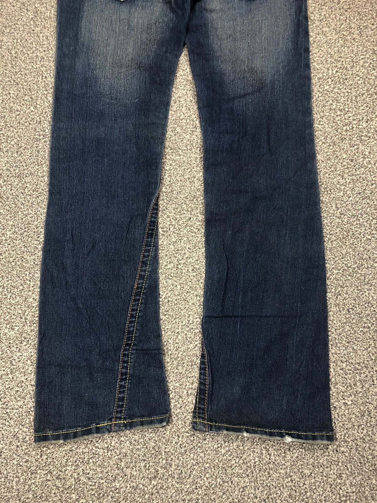 Japanese Brand Vintage True Religion Joey Studded Twisted Flare Jeans Size 32" / US 10 / IT 46 - 16 Thumbnail