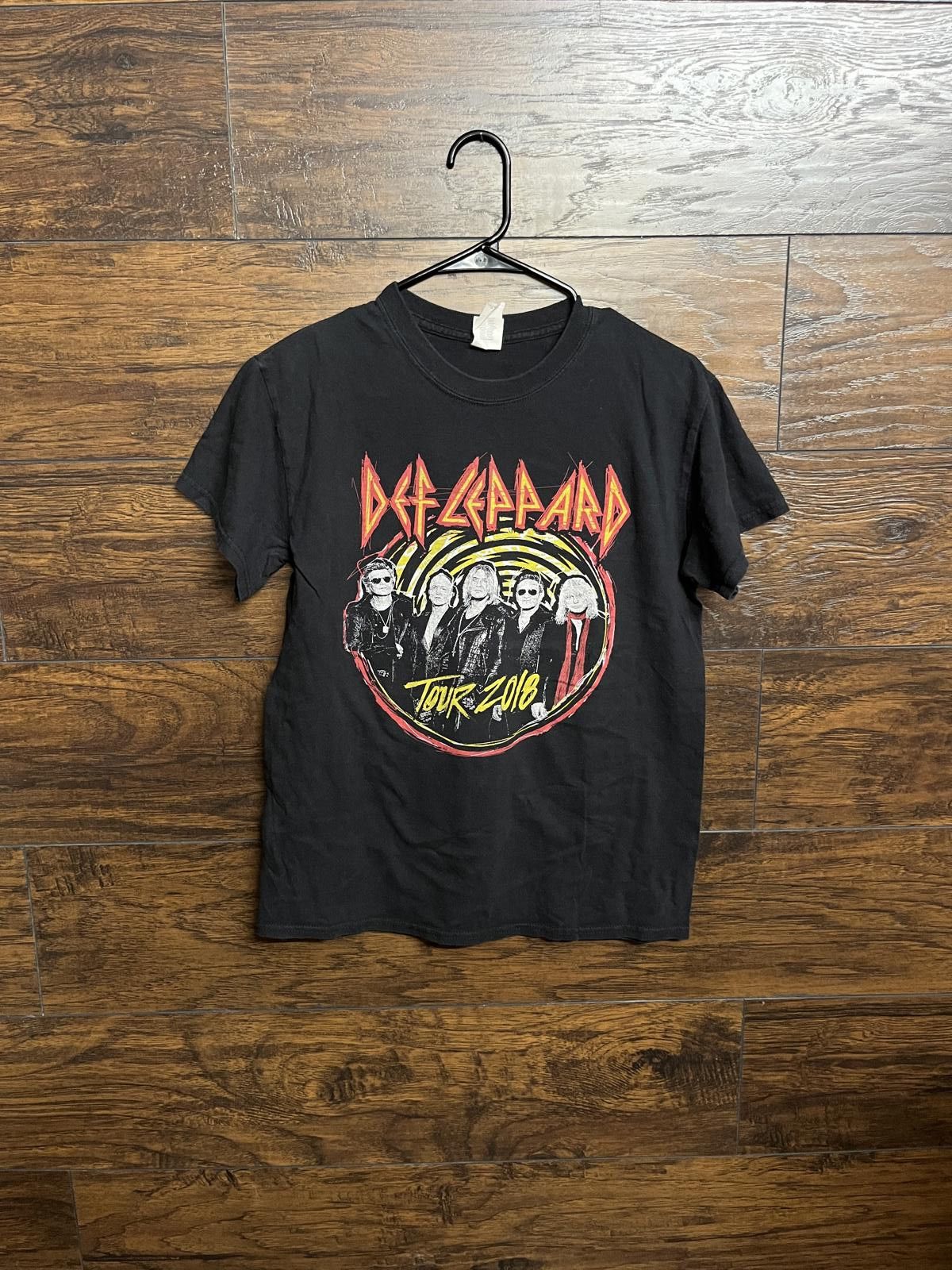 Designer Def Leppard Tour 2018 T-shirt - Def Leppard Shirt Merch Size US S / EU 44-46 / 1 - 1 Thumbnail
