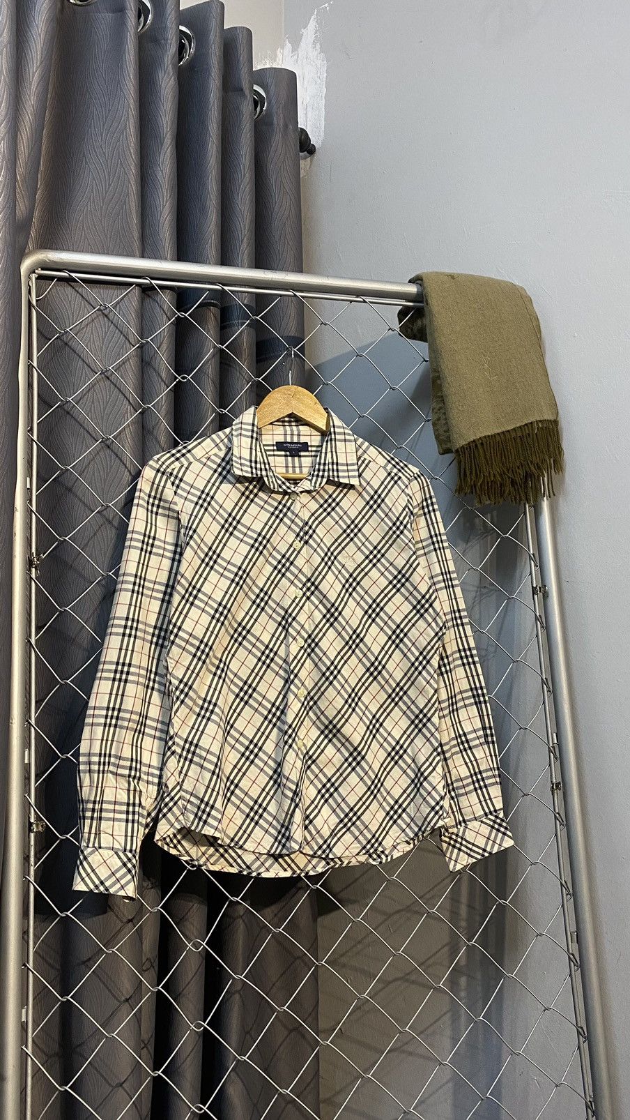 Burberry × Designer × Japanese Brand VINTAGE BURBERRY LONDON CHECKED BUTTON UP SHIRT LARGE Size L / US 10 / IT 46 - 1 Thumbnail