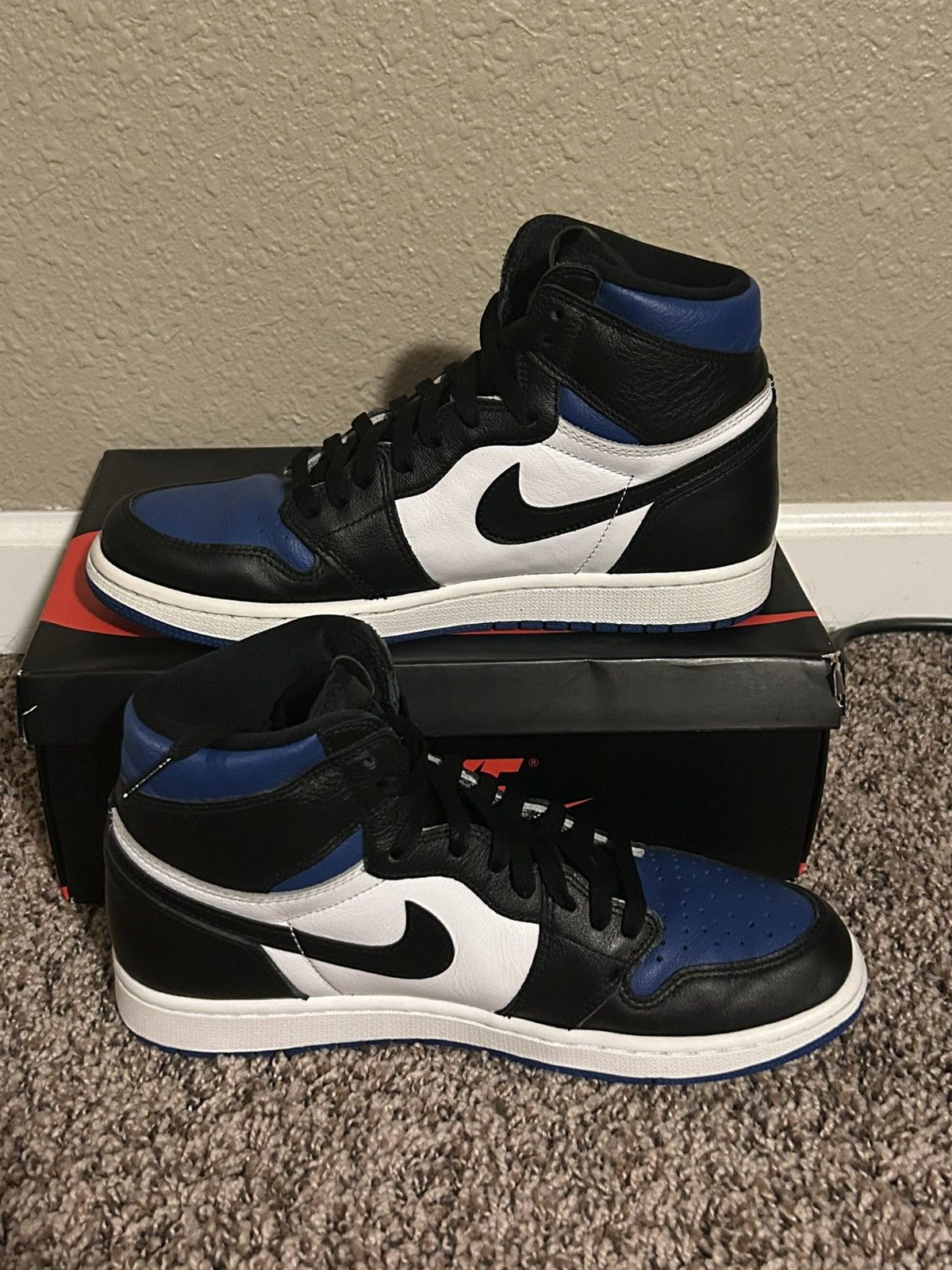 Jordan Brand Air Jordan 1 High Royal Toe Size US 9.5 / EU 42-43 - 2 Thumbnail