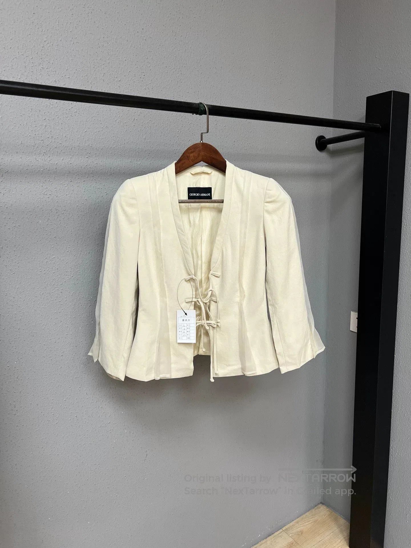 Giorgio Armani White Blazer Size 36.