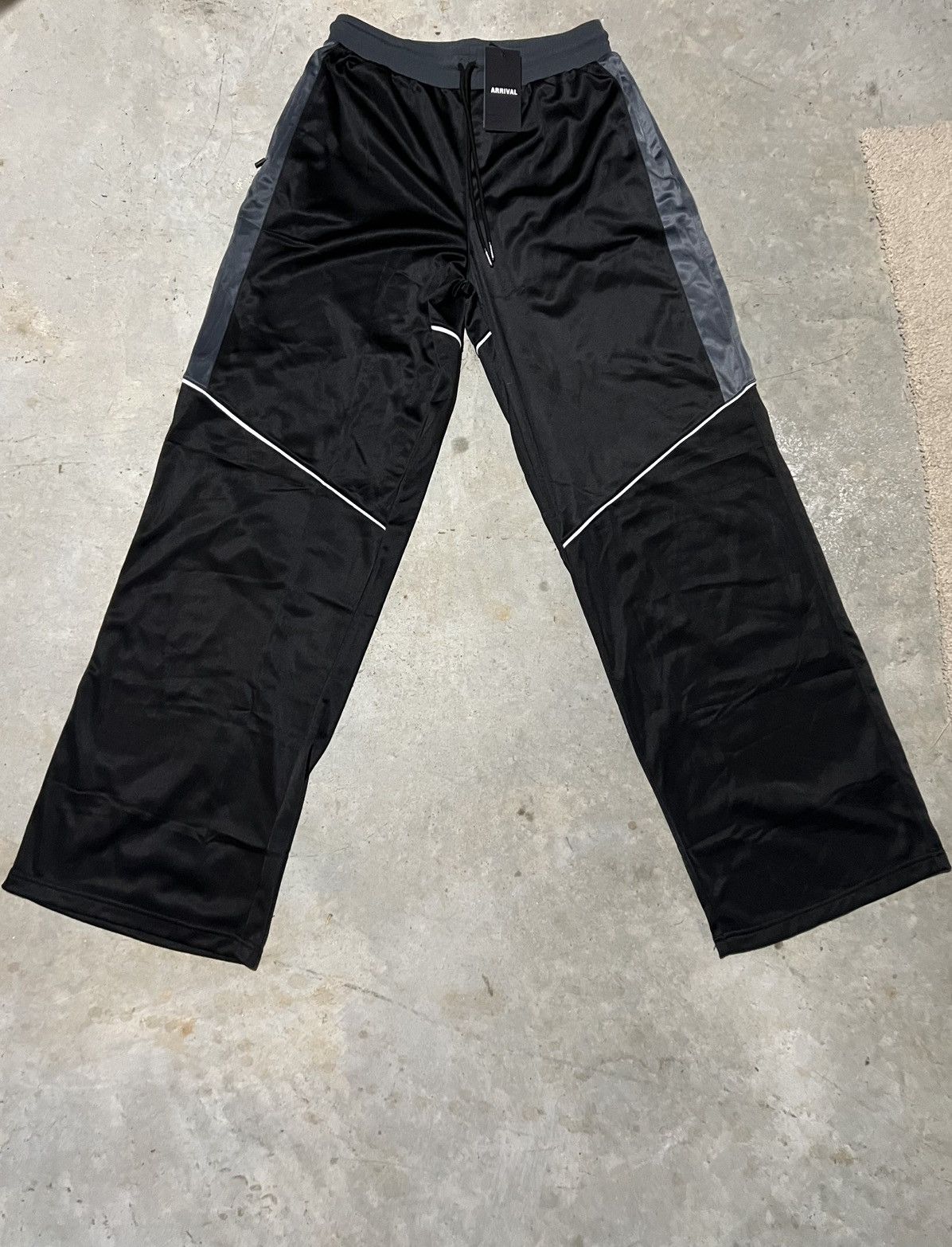 Arrival Worldwide Arrival World Wide track pants Size US 34 / EU 50 - 1 Thumbnail