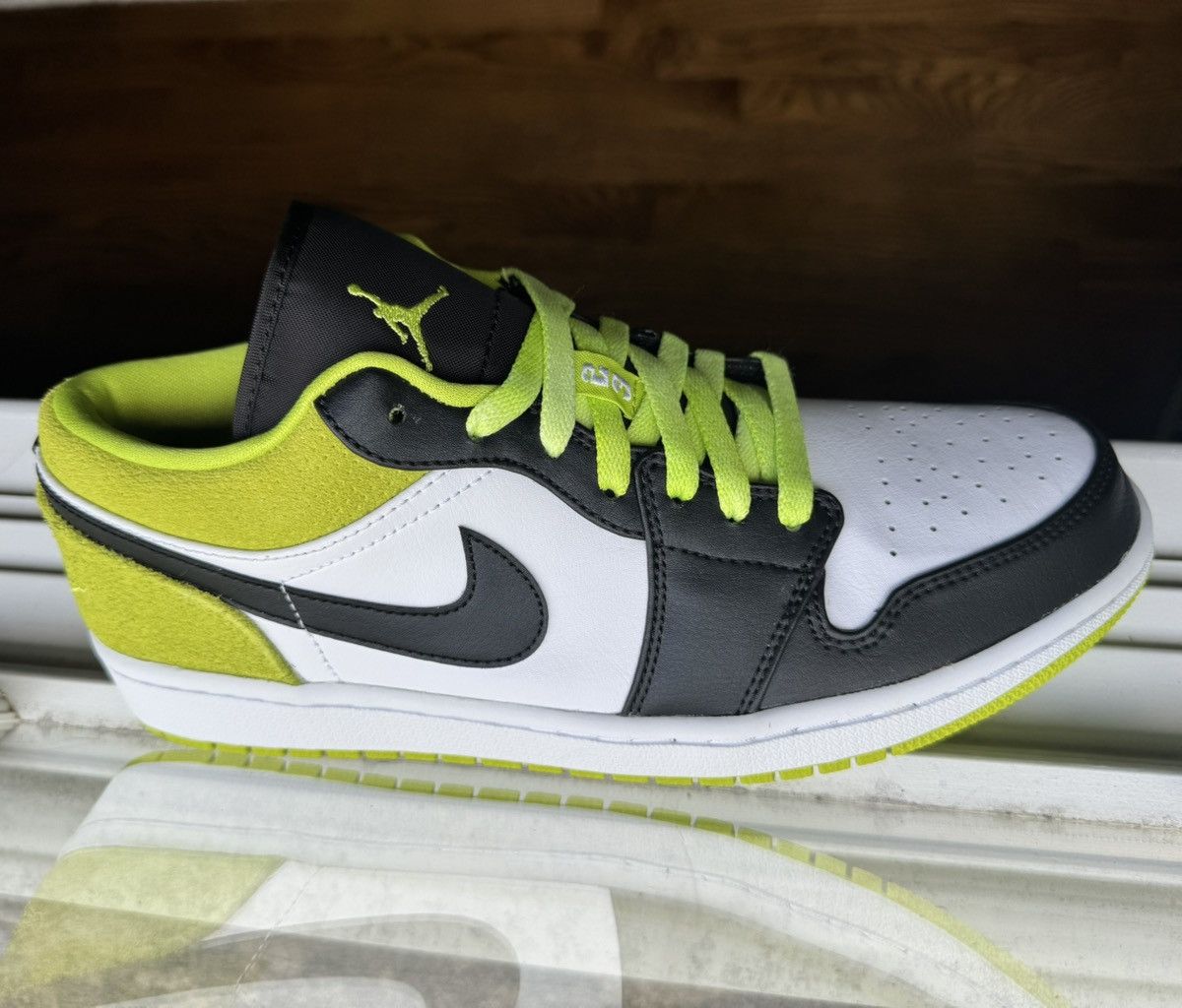 Jordan Brand Size 10 Jordan 1 Low Black Toe Cyber SE Size US 10 / EU 43 - 7 Thumbnail
