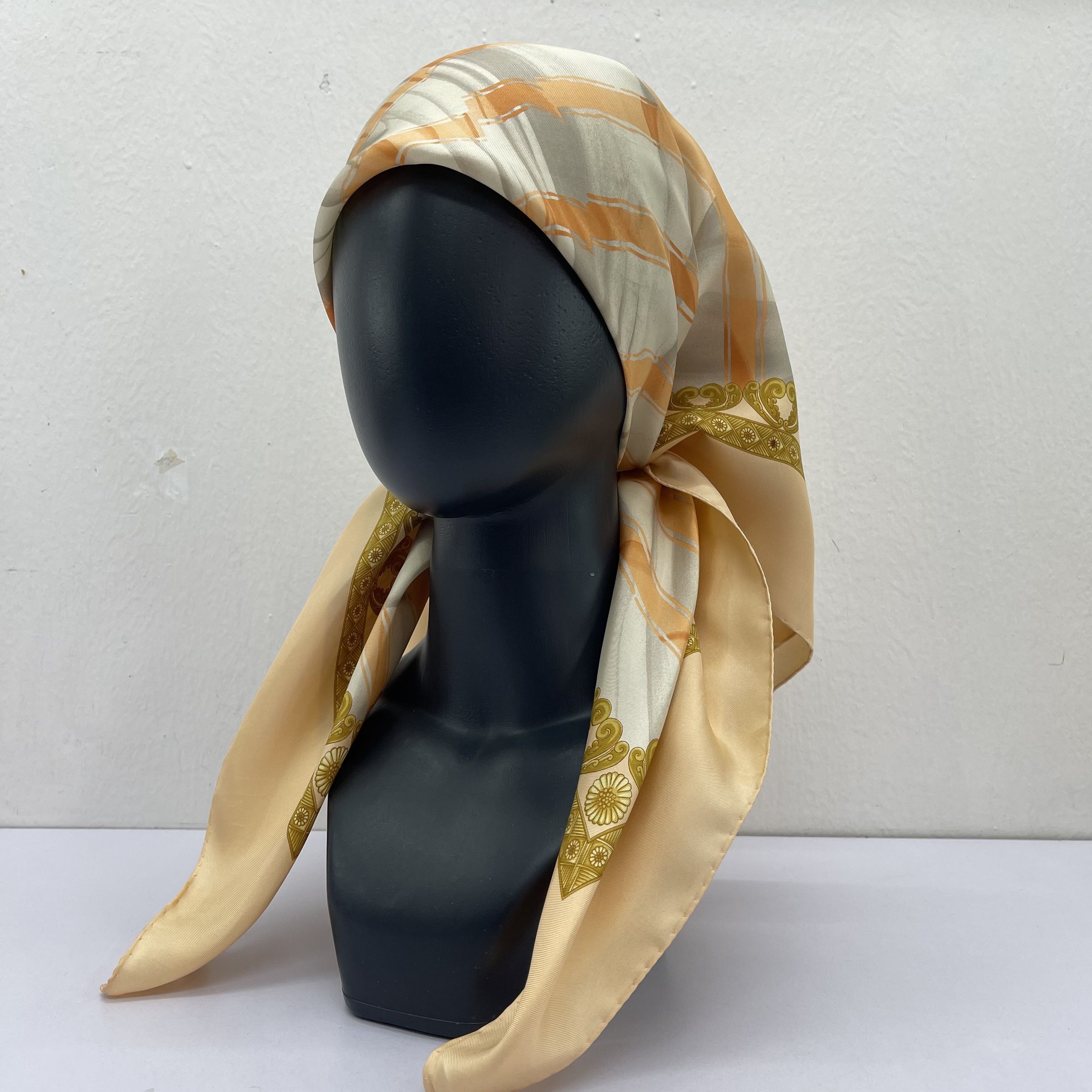 Lanvin Vintage Lanvin Silk Scarf Babushka - S7033 Size ONE SIZE - 2 Thumbnail