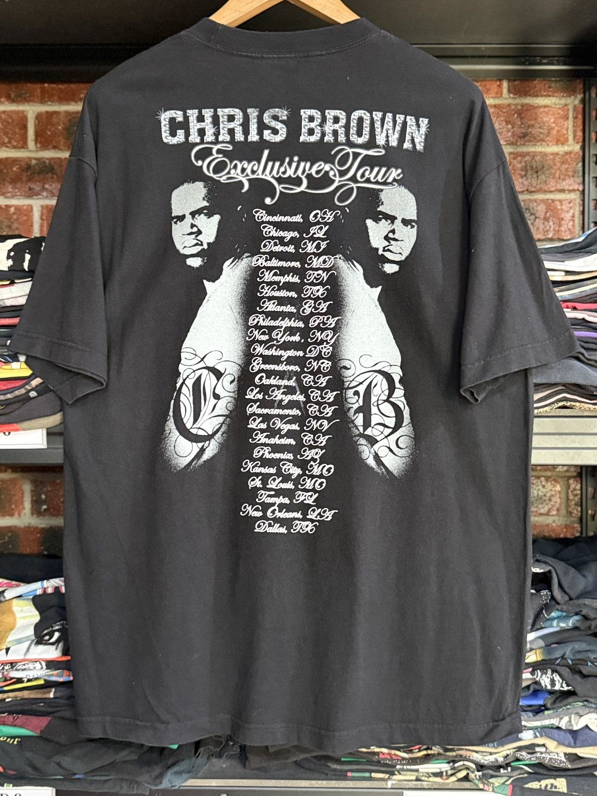Rap Tees Vintage Chris Brown Tour Rap Tee Size US XL / EU 56 / 4 - 2 Thumbnail