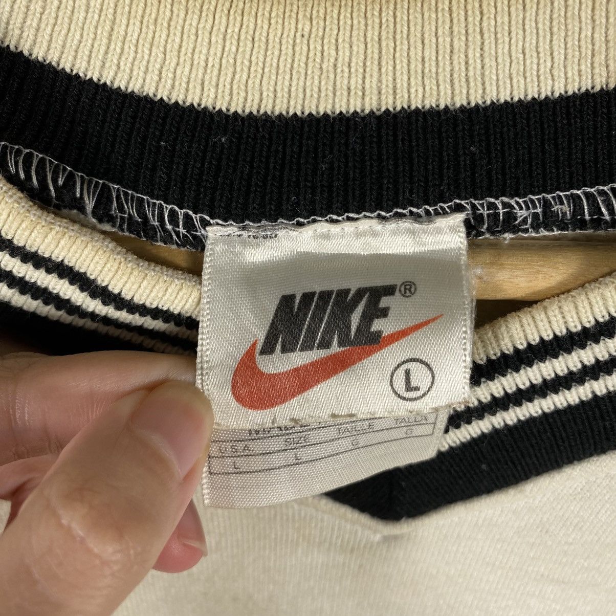 Nike Vintage 90's NIKE Swoosh Sweatshirt Pullover Size US L / EU 52-54 / 3 - 8 Thumbnail