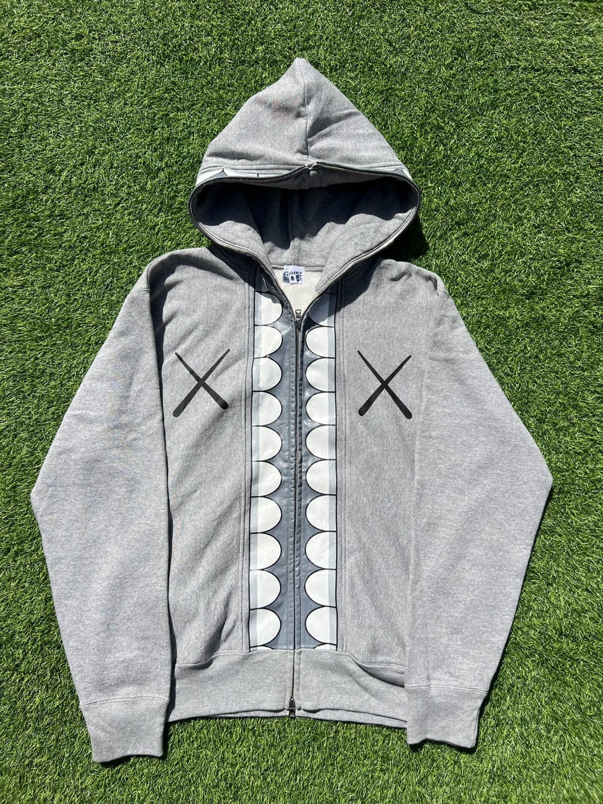 Bape × Kaws ARCHIVAL BAPE x KAWS "Chomper" Full-Zip Hoodie (Grey) Size US L / EU 52-54 / 3 - 2 Thumbnail