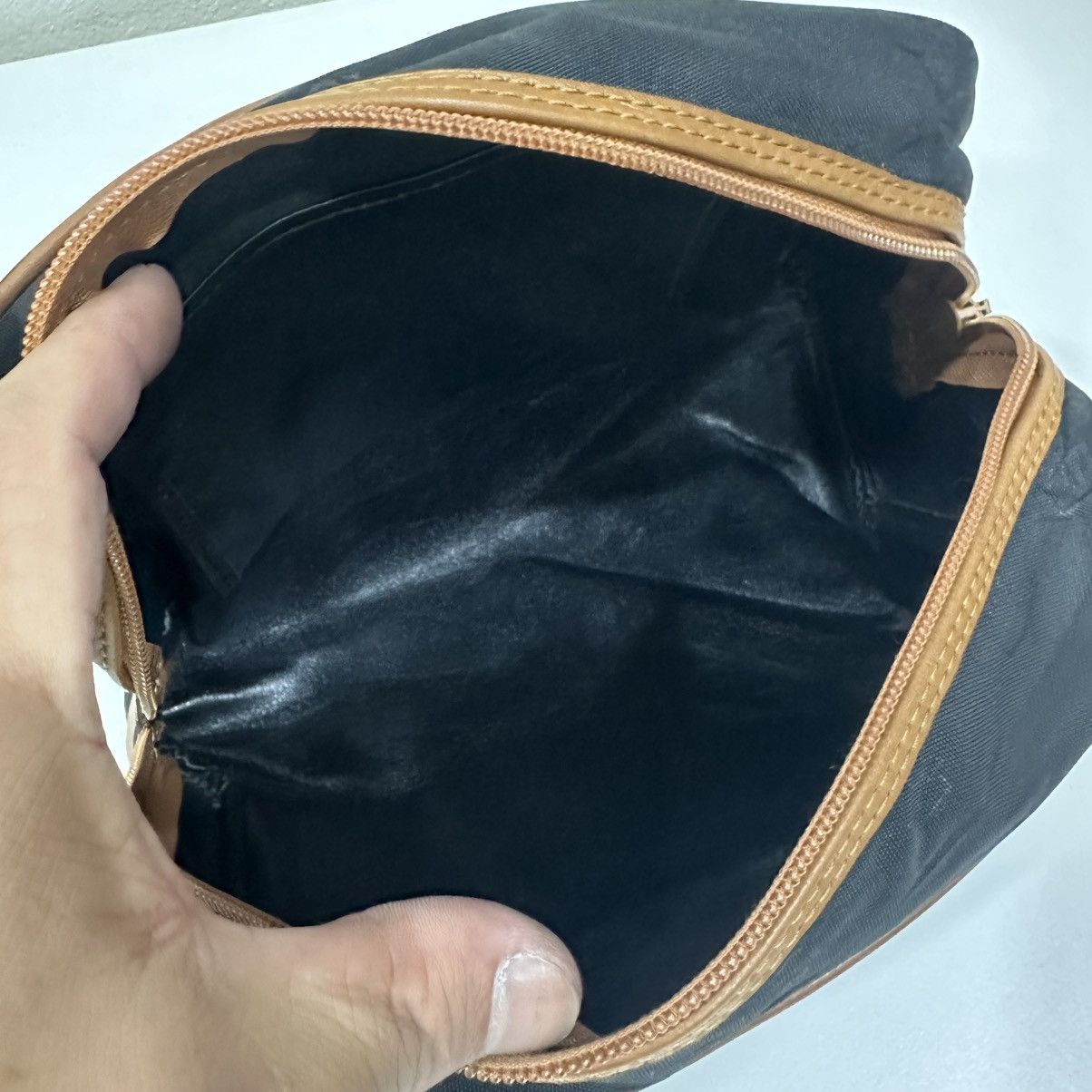 Christian Dior Monsieur ‼️YES‼️ VINTAGE CHRISTIAN DIO BAGAGES POUCH MAKE UP BAG Size ONE SIZE - 8 Thumbnail