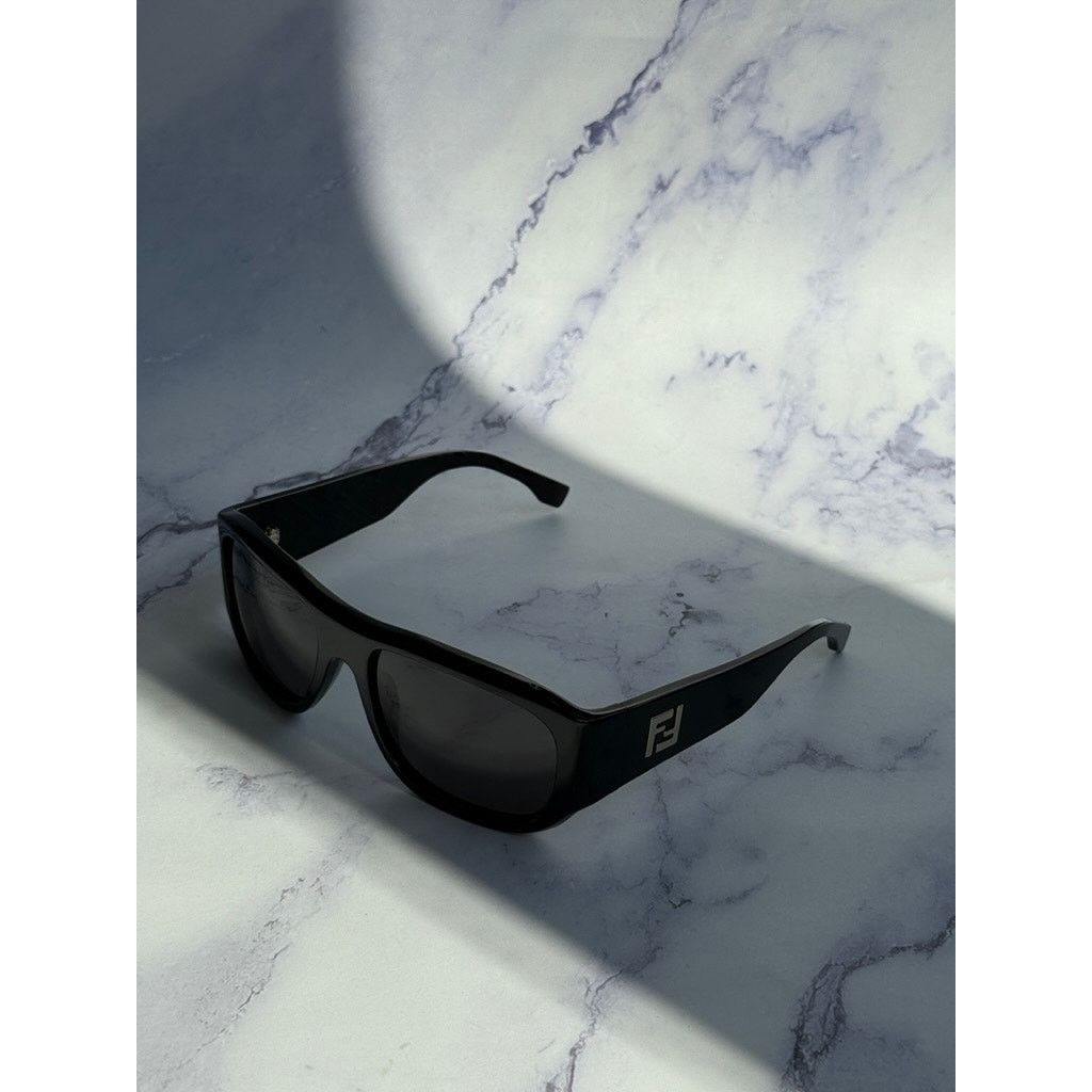 Fendi NEW Fendi FE40117I Black Wrap Shield Sunglasses Size ONE SIZE - 2 Thumbnail