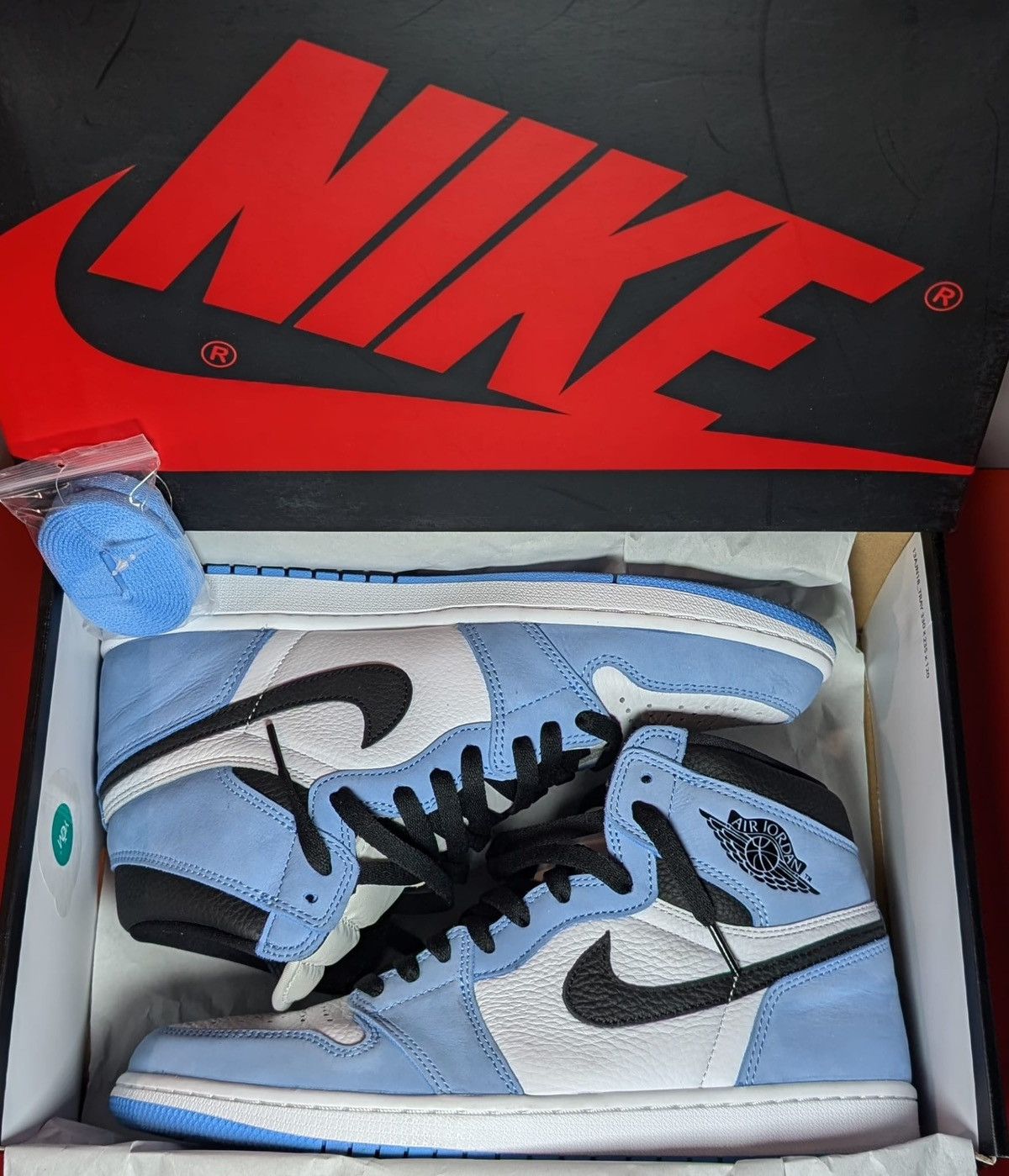 Jordan Brand Size 10.5 - Jordan 1 Retro OG High University Blue Size US 10.5 / EU 43-44 - 9 Thumbnail