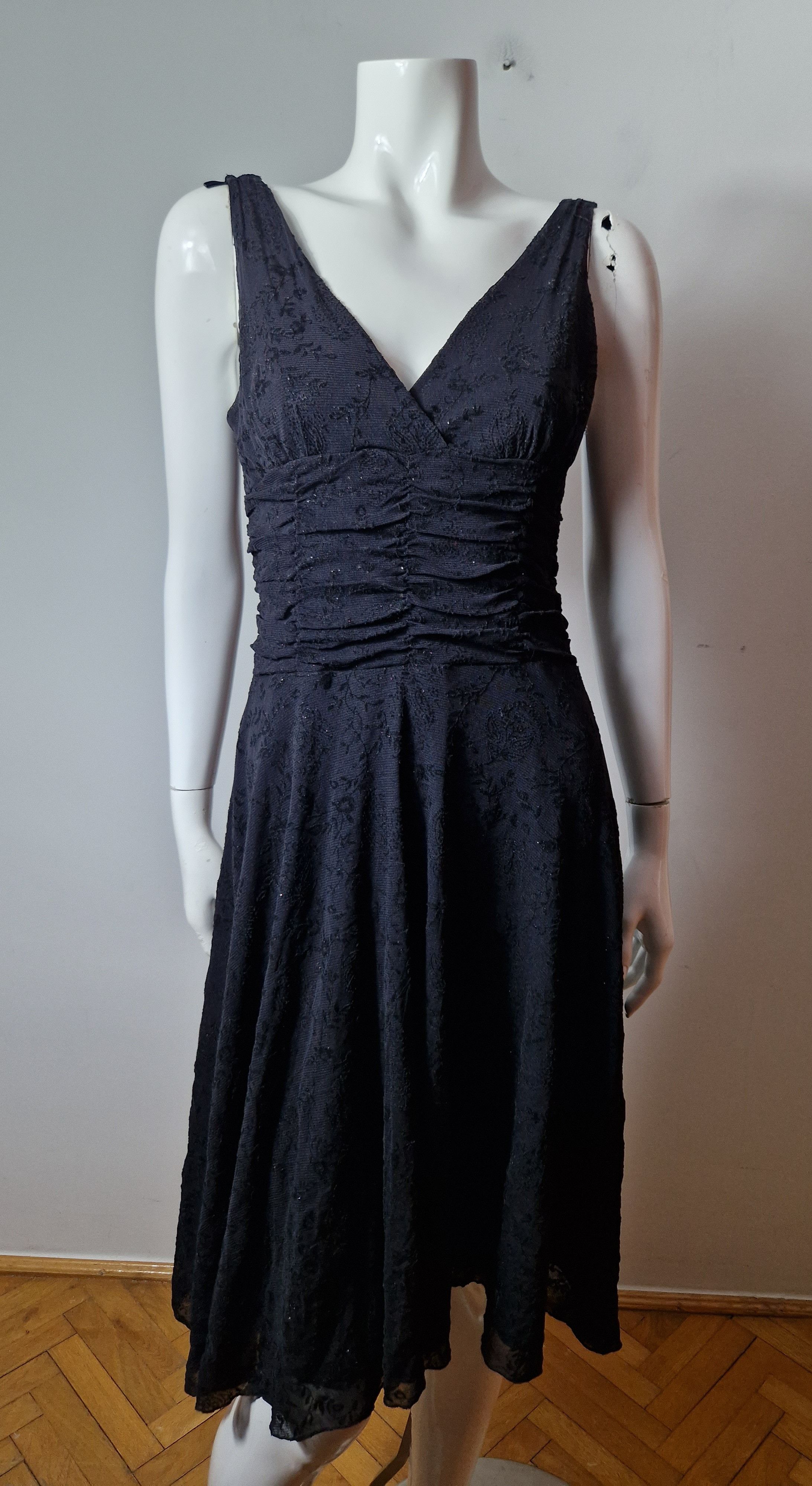 If Six Was Nine × Vintage vintage black lace floral dress Size M / US 6-8 / IT 42-44 - 1 Thumbnail