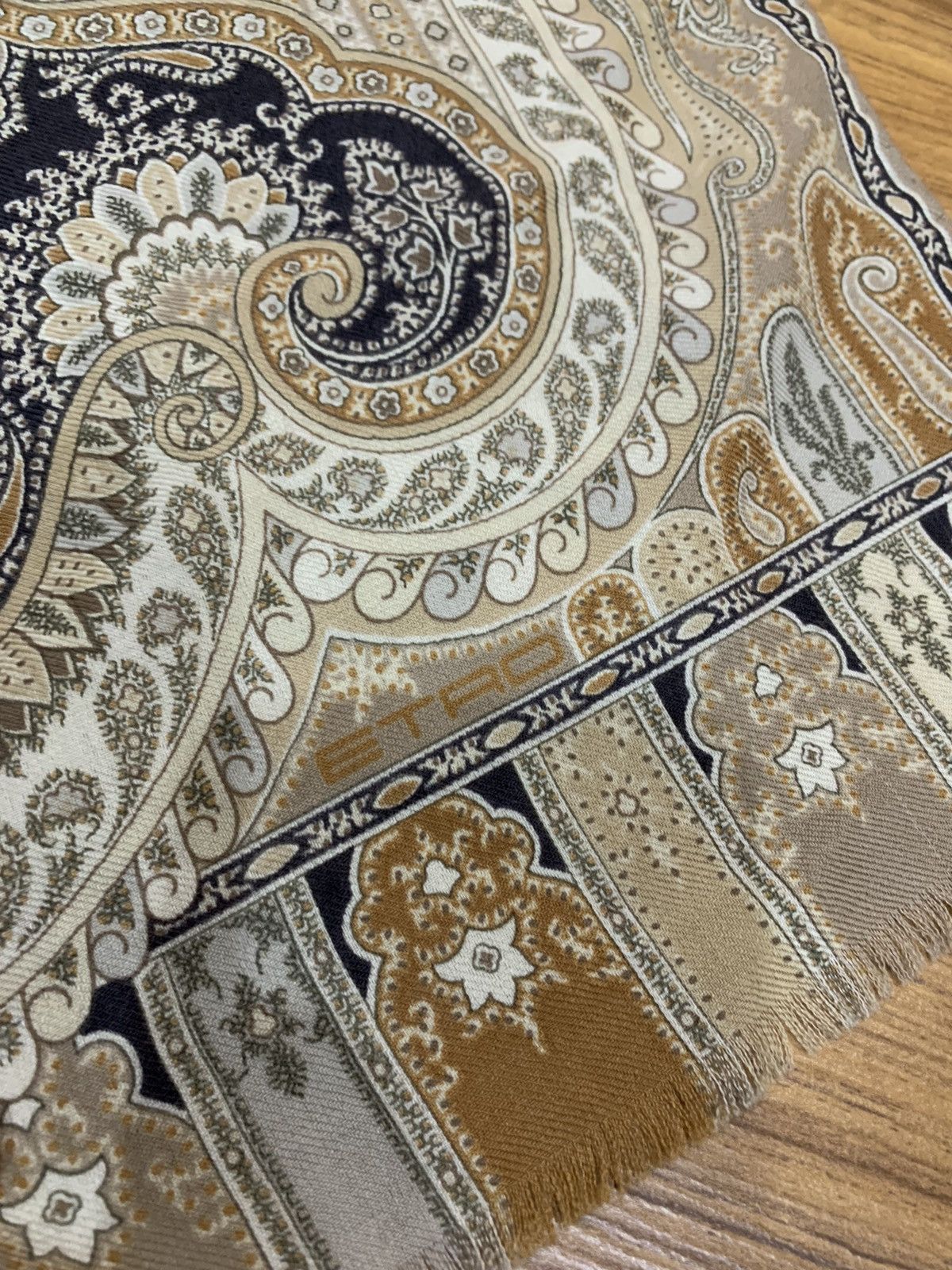 Etro VINTAGE ETRO BEIGE SILK HEAD SCARF Size ONE SIZE - 9 Thumbnail