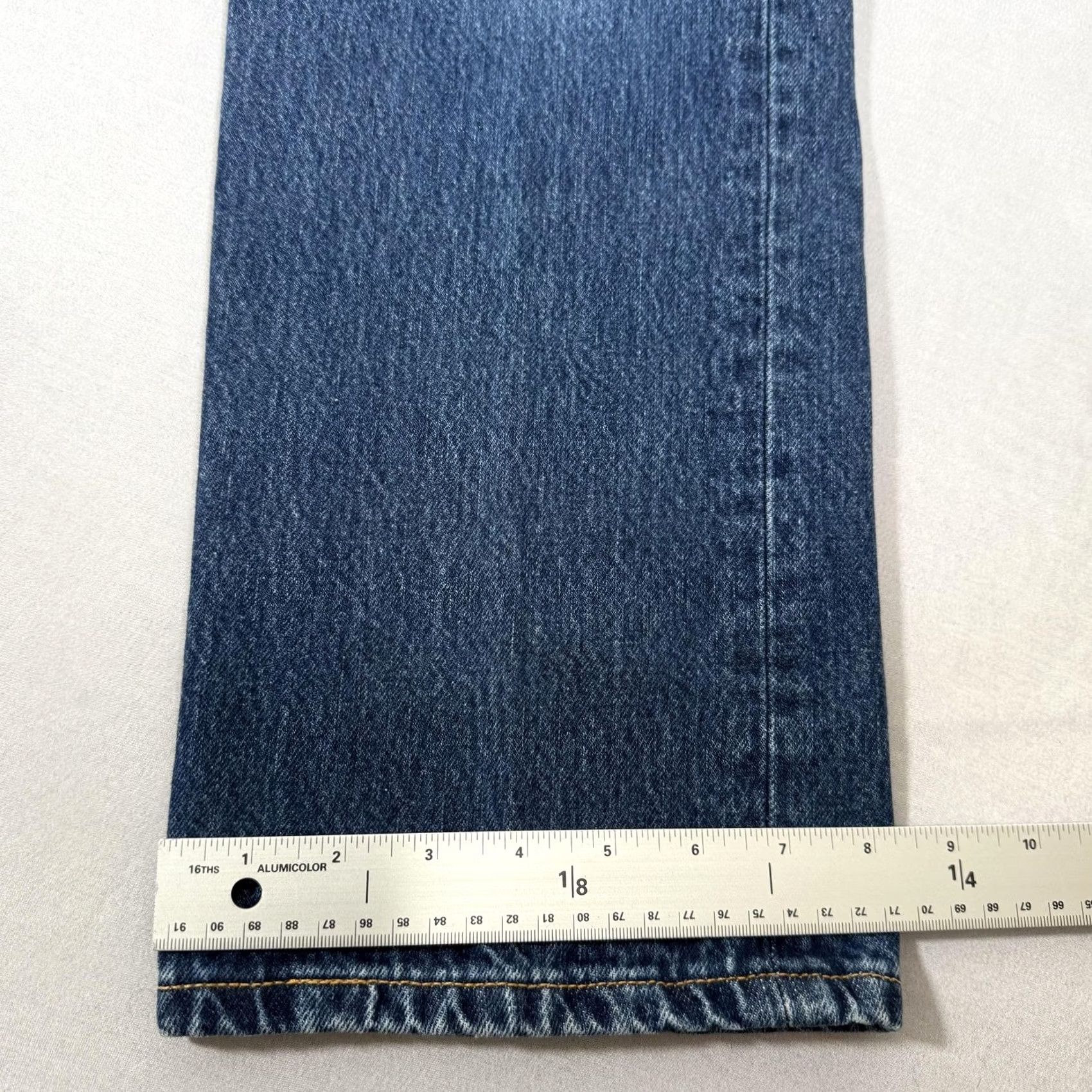Levi's VINTAGE Levi's 501 Jeans Men 31x30 Blue Denim Straight 5-Pocket Button Fly Classic Straight Leg 90s ML Womens Mens Size US 31 - 6 Thumbnail