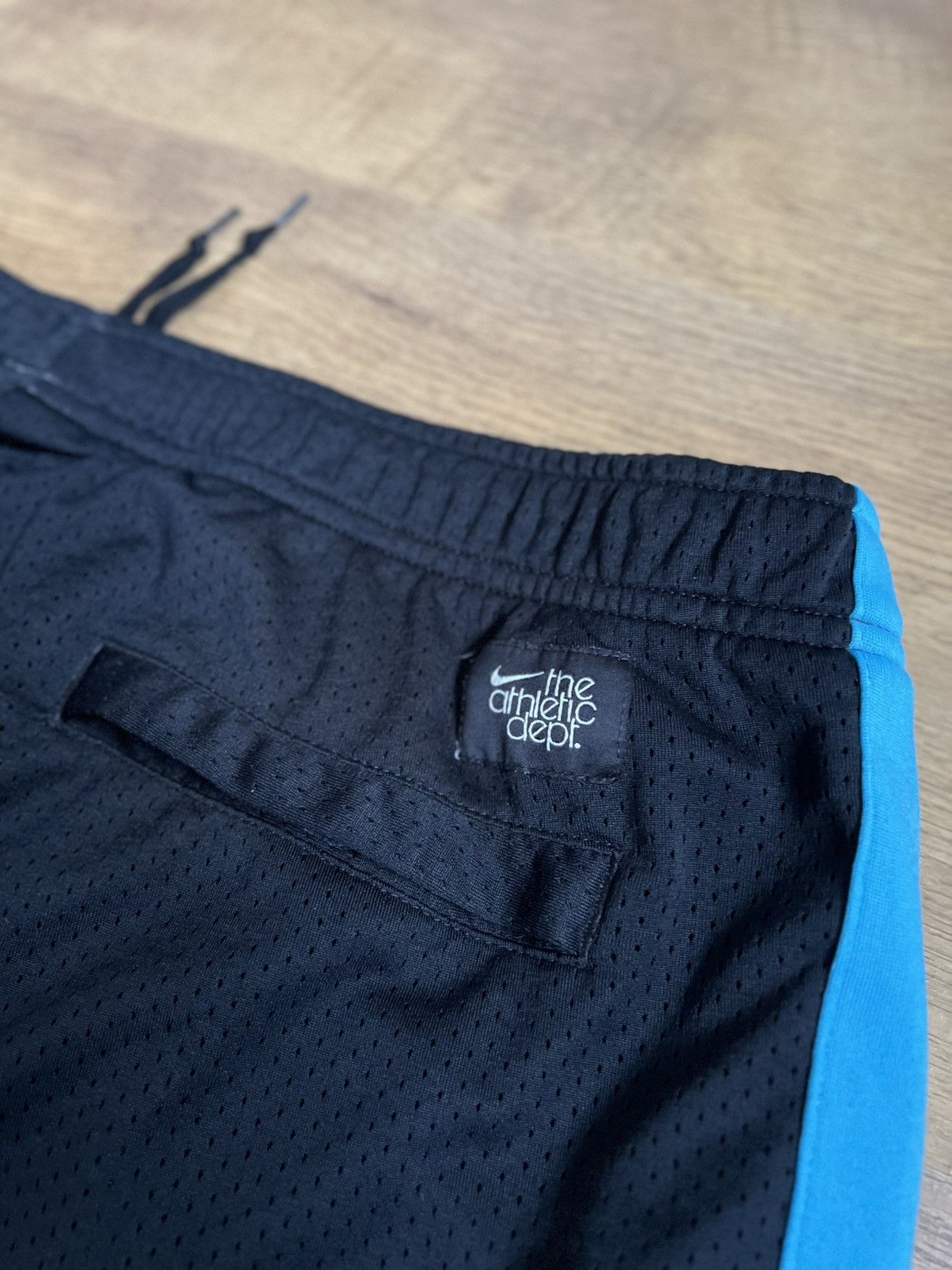 NBA Basketball vintage shorts black and blue NBA baggy. Size US 38 / EU 54 - 5 Thumbnail