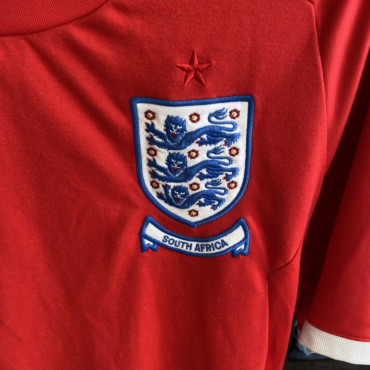 Umbro Vintage Umbro England National Soccer training jersey Size US S / EU 44-46 / 1 - 3 Thumbnail